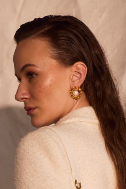 Blooming Wreath Pearl Studs- Sunny Gold