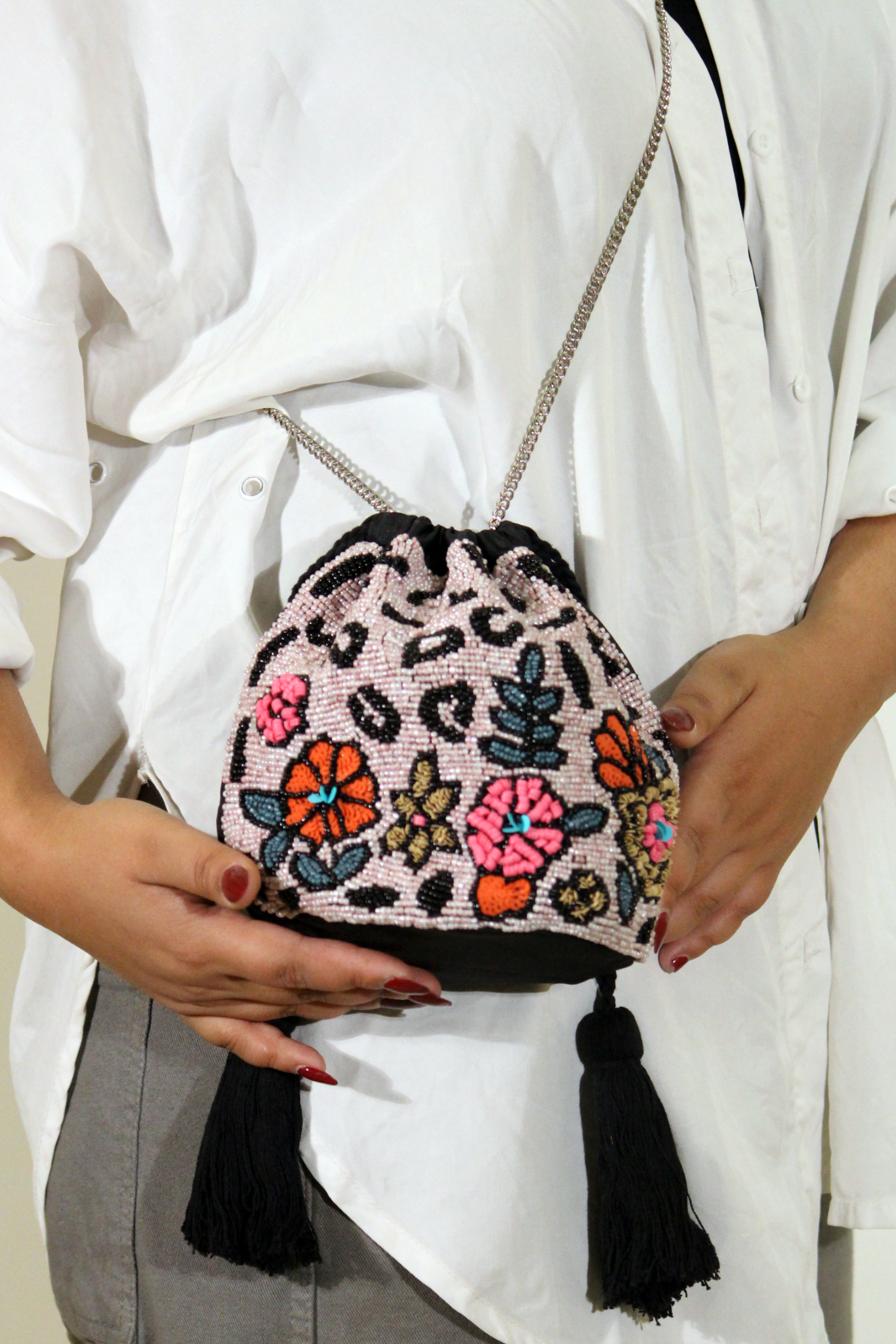 Flowerbed beaded bag