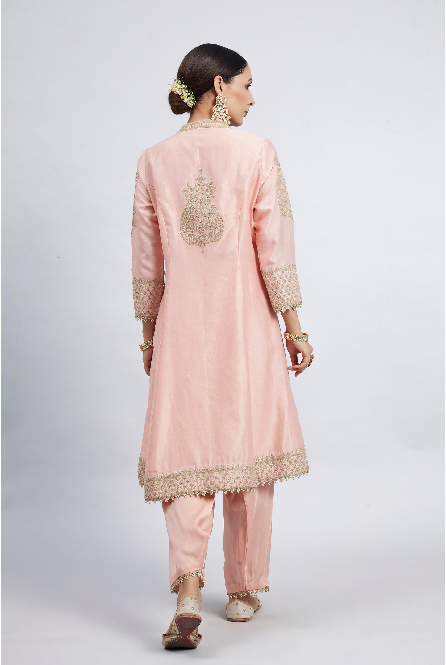 Rabhya Tilla Embroidered Kurta Set - Carnation Pink