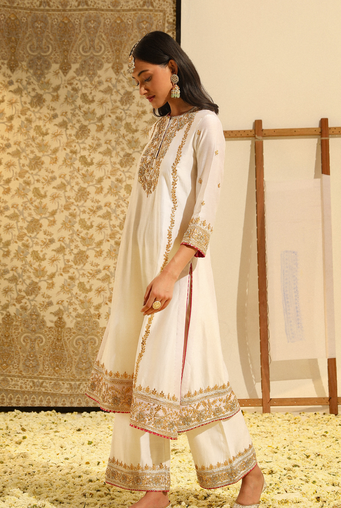 Shiza Hand Embroidered Long Kurta Set - Daisy Ivory