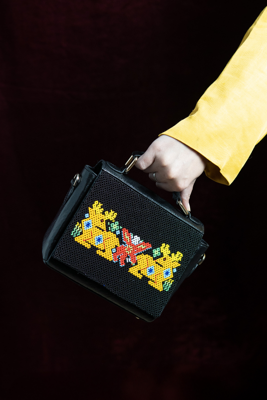 Dhara jungle beadwork purse