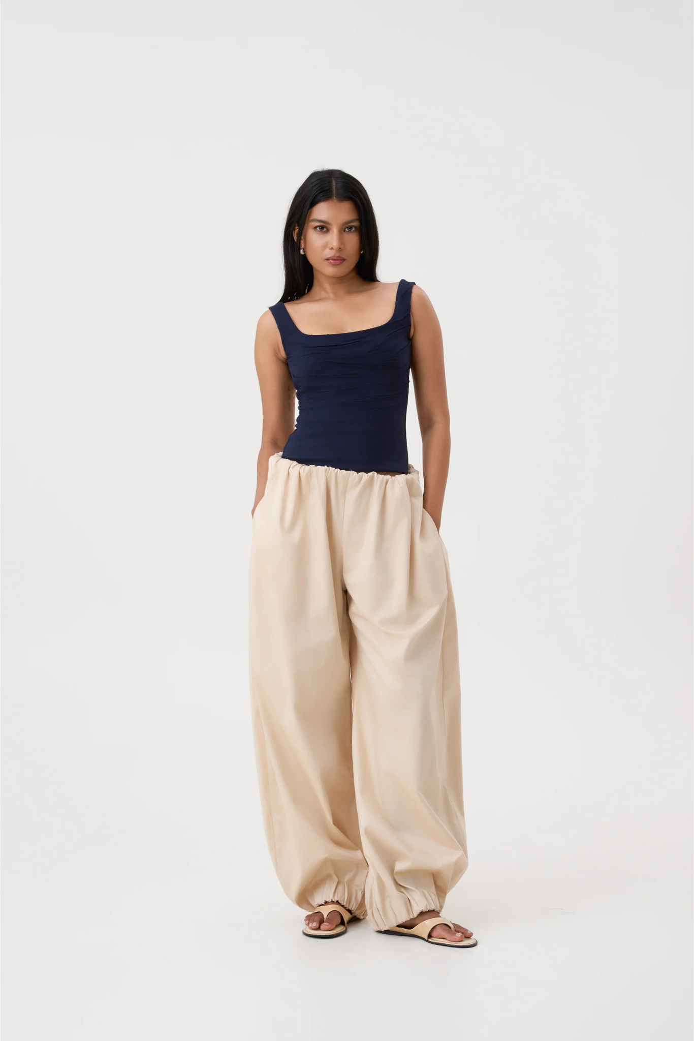 VERA GATHERED PANTS - BEIGE