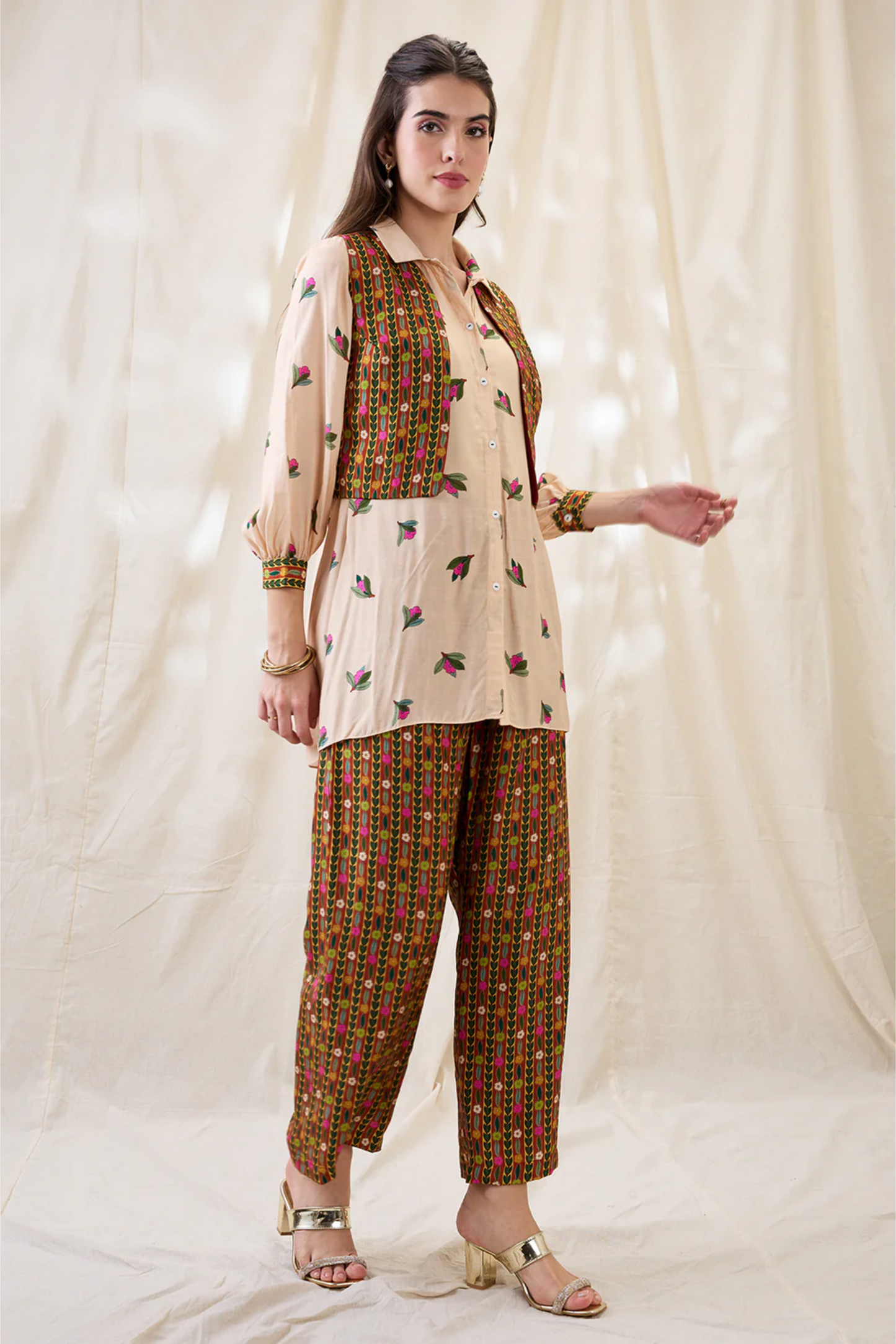 Gulzaar Printed Kurta Set with Jacket