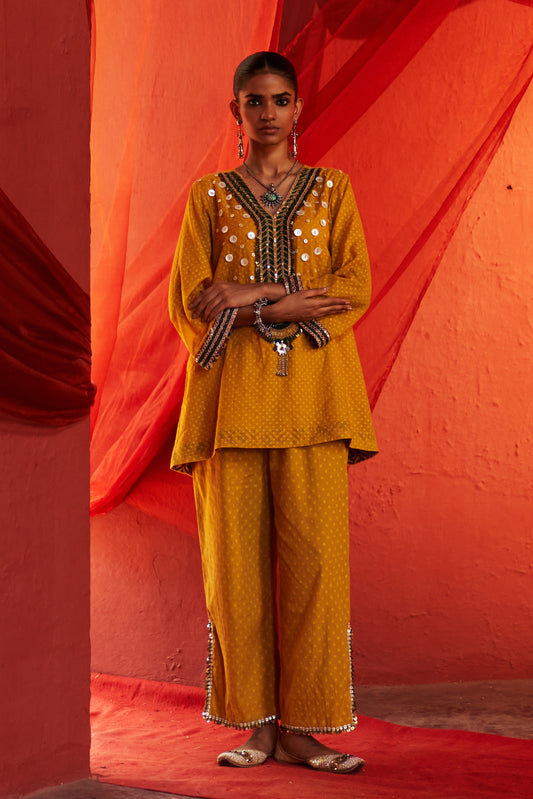 Amber Short Kurta with Slit Pants