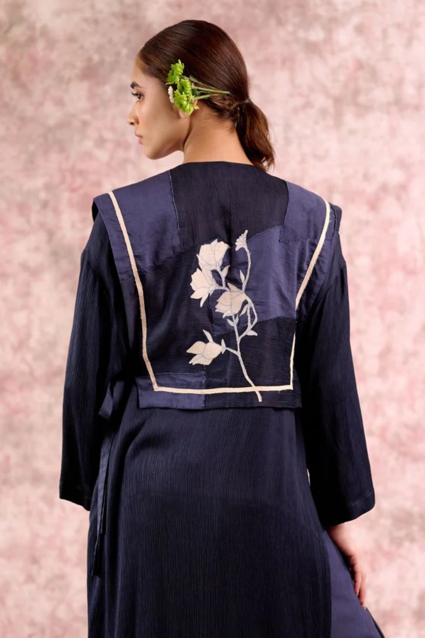 ECLIPSE NAVY TOP