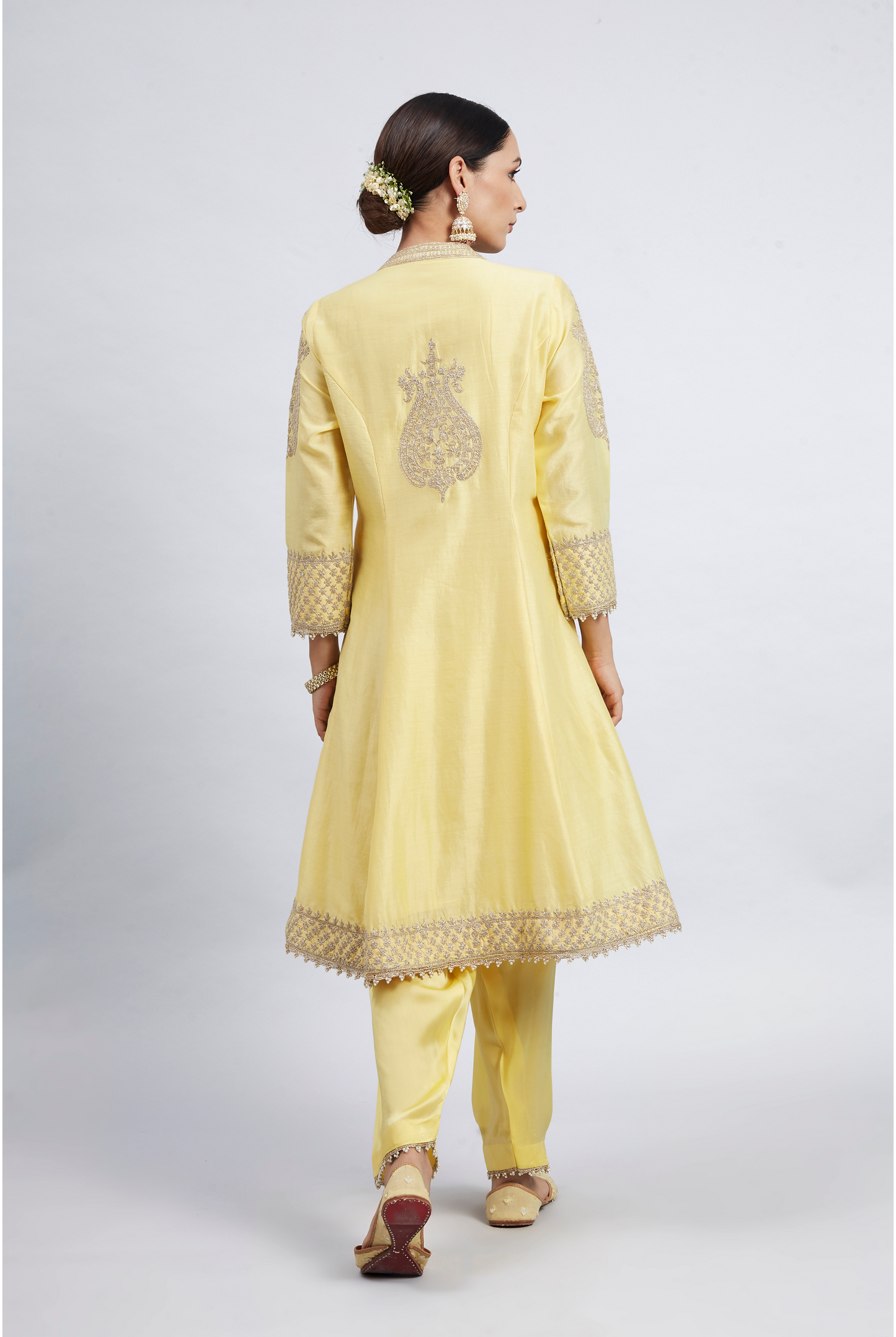 Rabhya Tilla Embroidered Kurta Set - Daffodil Yellow