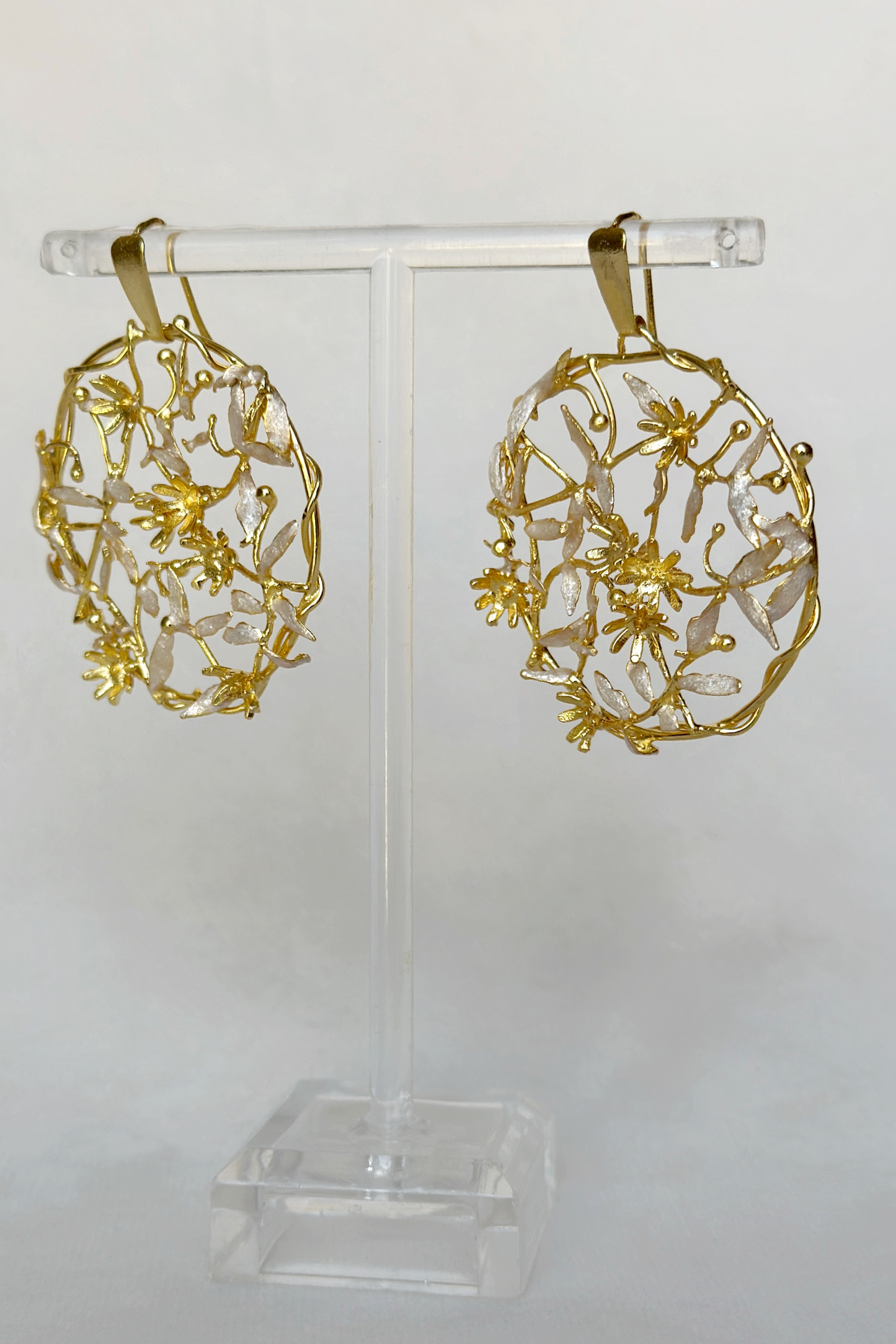 Trellis Earrings - Snowy White