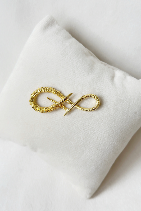 Infinity Brooch Gold