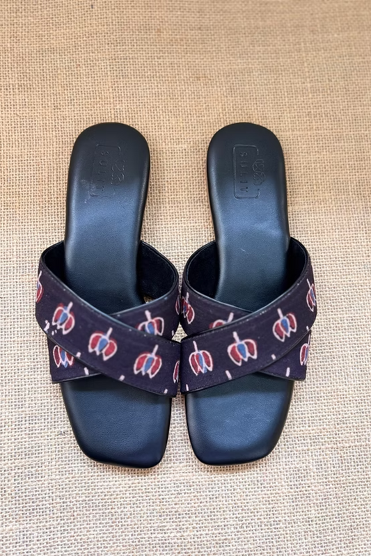 Block and Sole Black