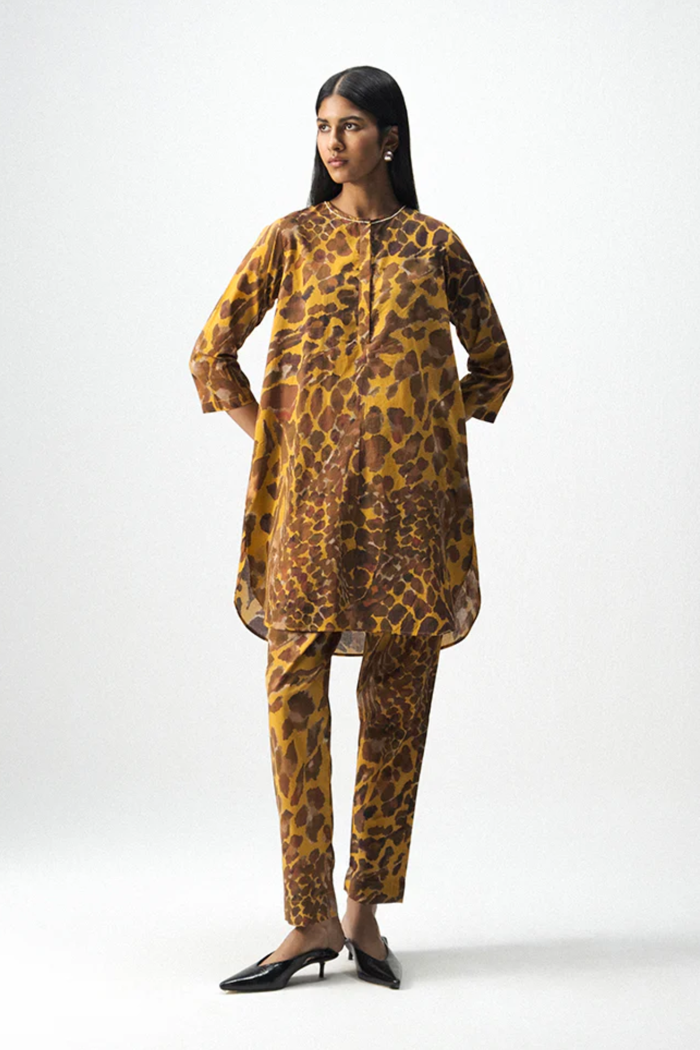 CHITARA SHORT KURTA SET