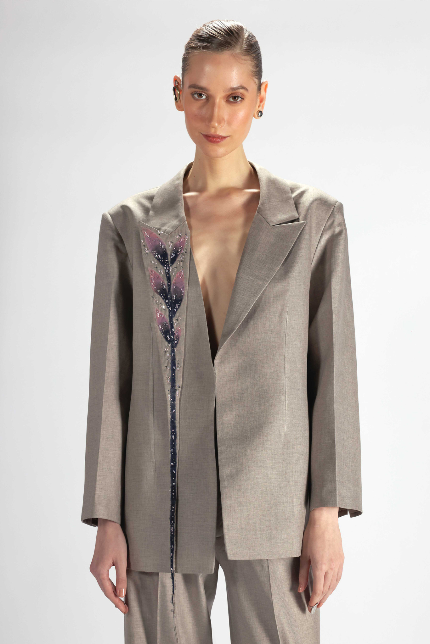 Hanging Lapel Embroidered Blazer
