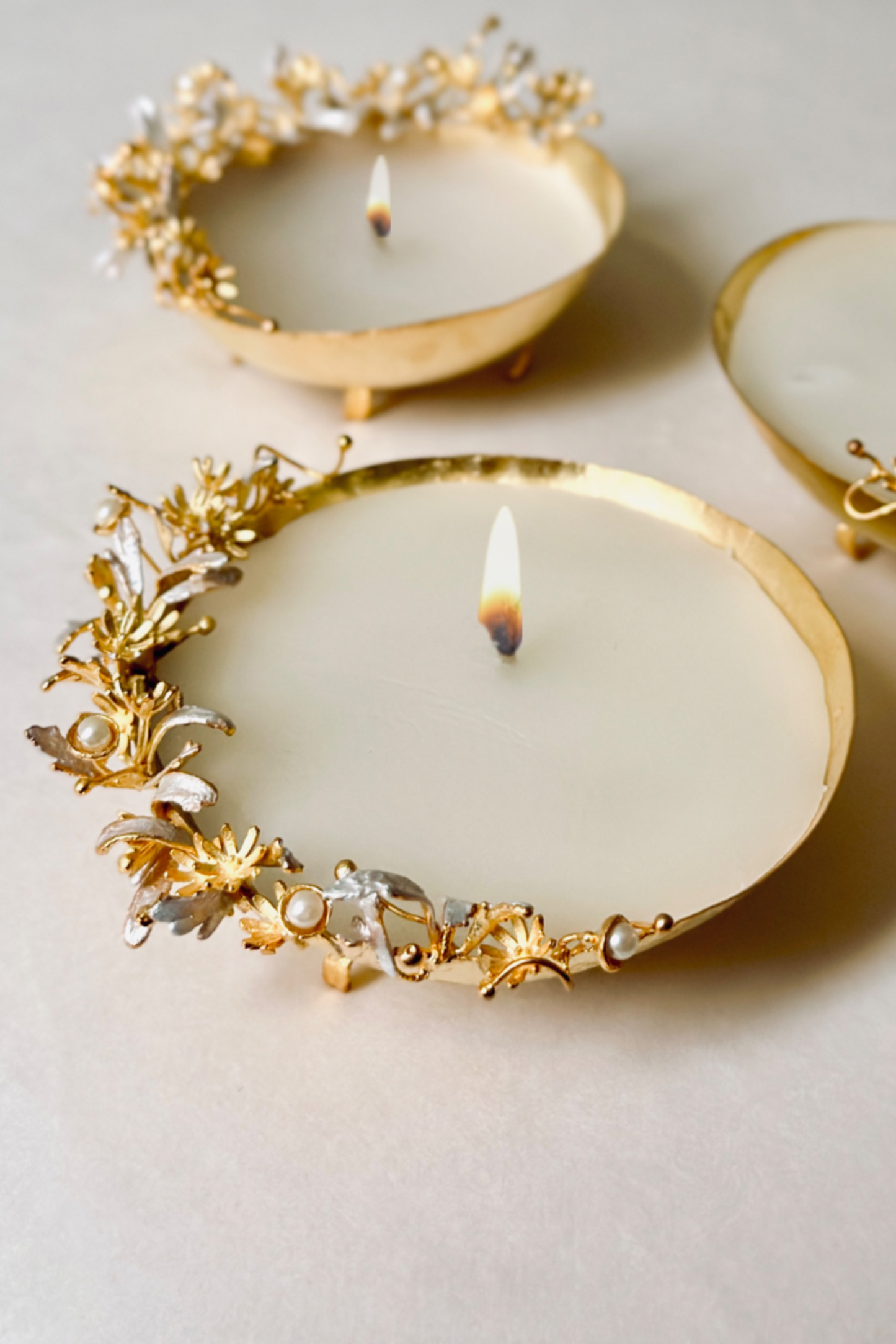 Floral Diya Wax Candle - Snowy White