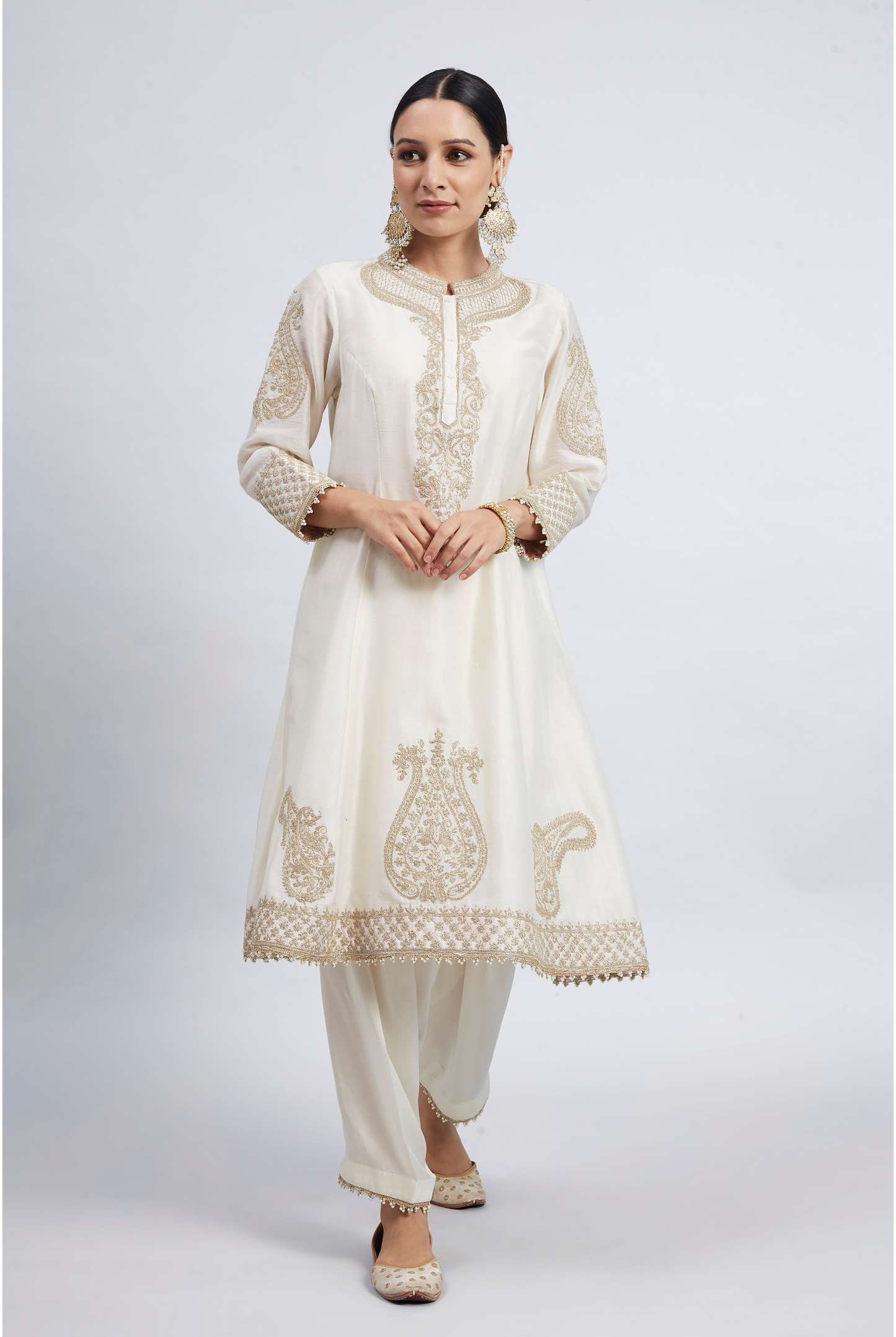 Rabhya Tilla Embroidered Kurta Set - Daisy Ivory