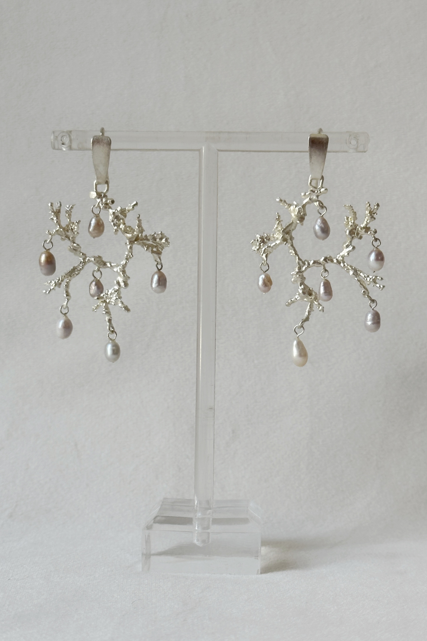 Untamed pearl drops chandelier earrings Silver