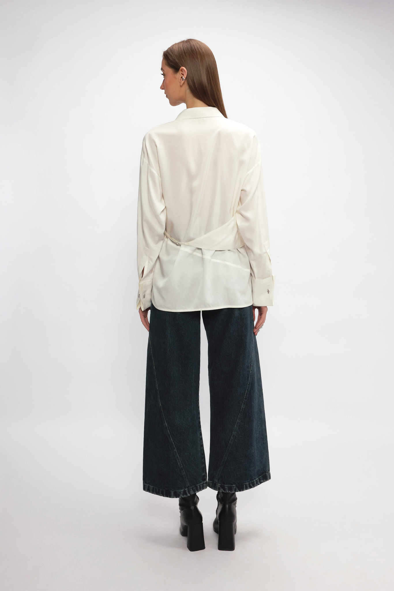 Lady In White Aloe Vera Shirt
