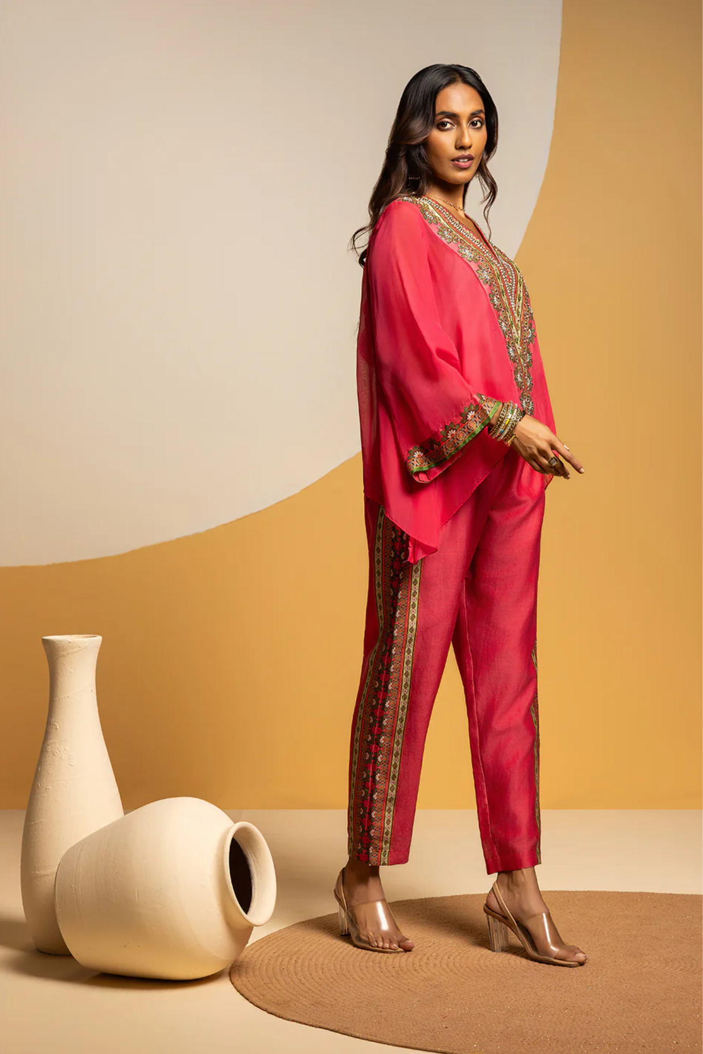 Taarani embellished V-neck co-ord  set