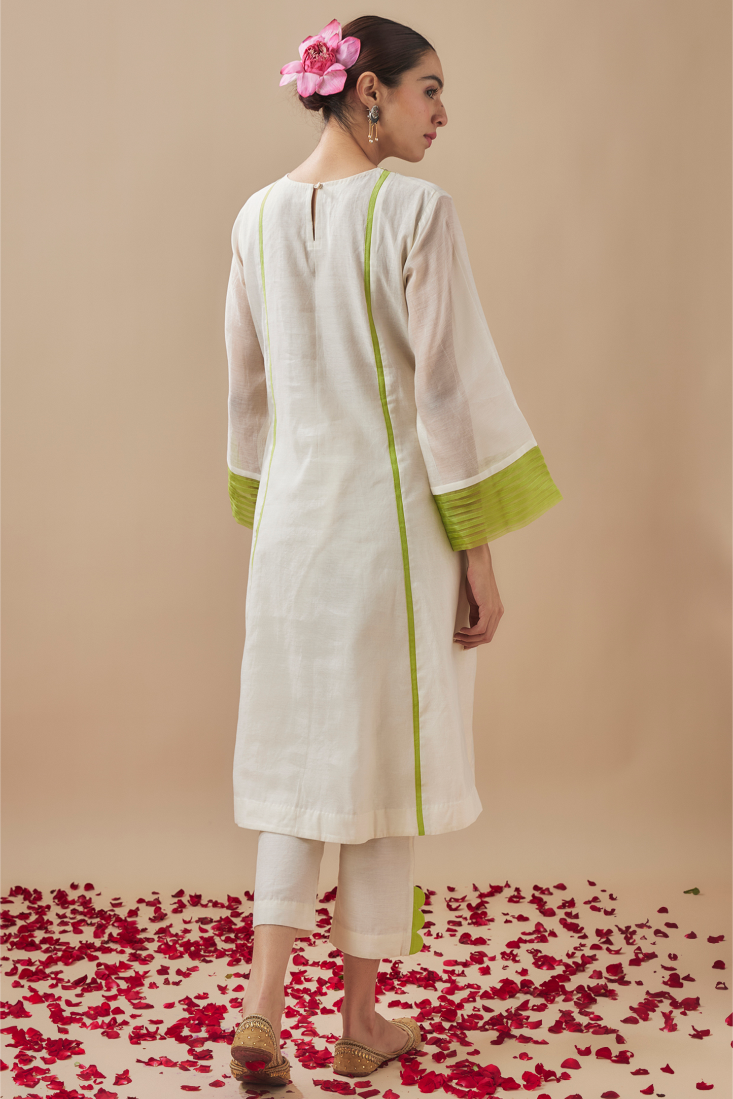 Ishvai Kurta Set