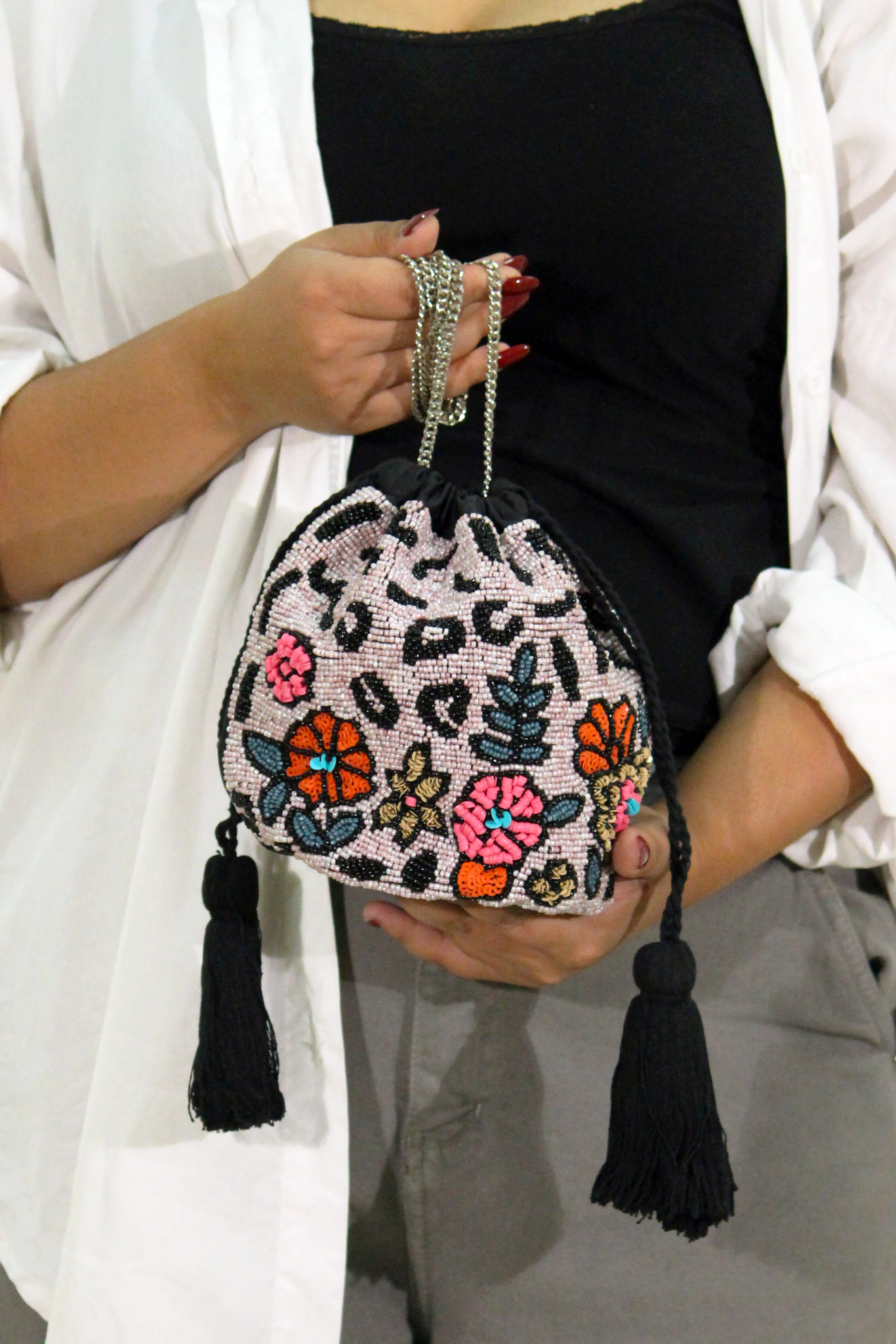 Flowerbed beaded bag