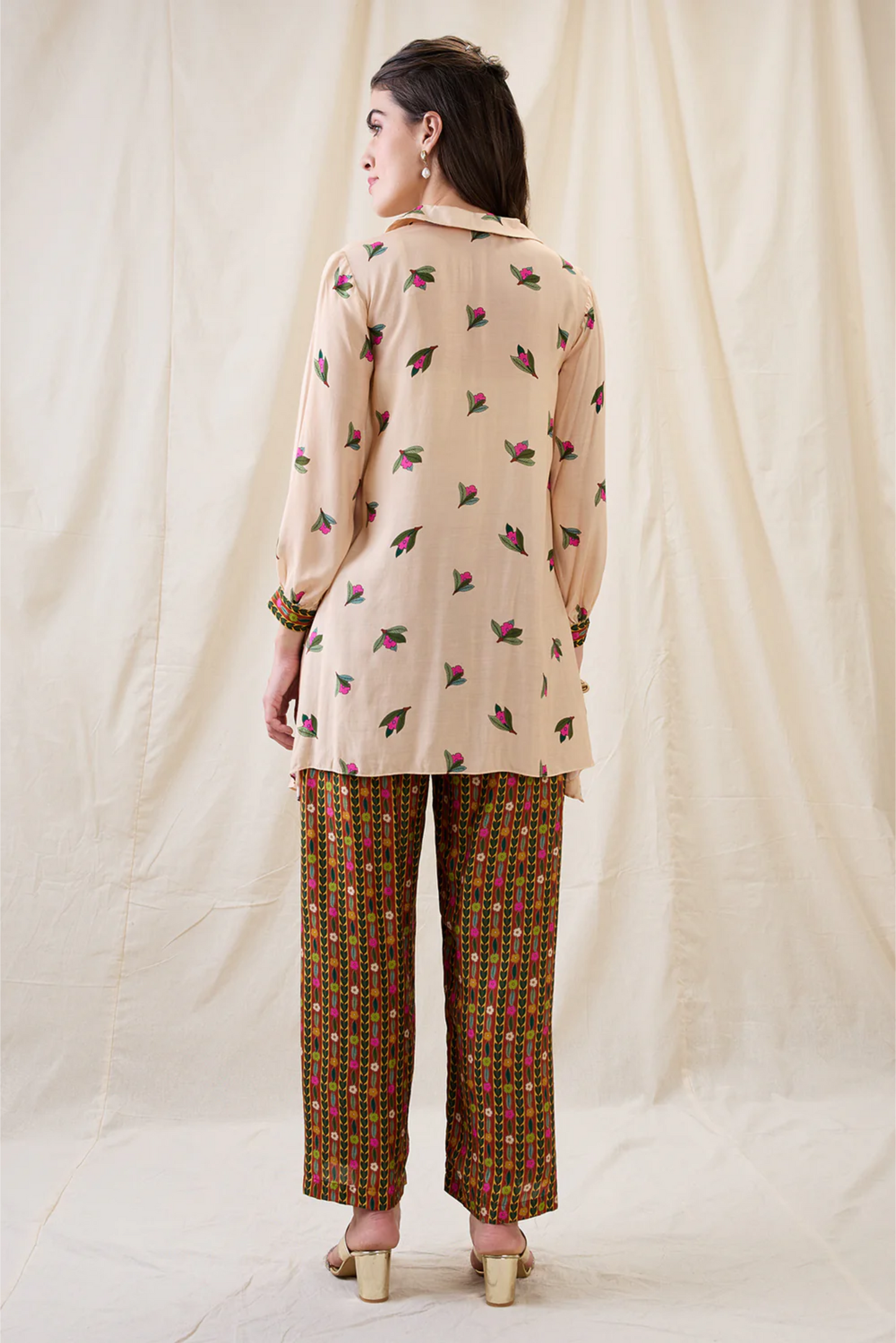 Gulzaar Printed Kurta Set with Jacket