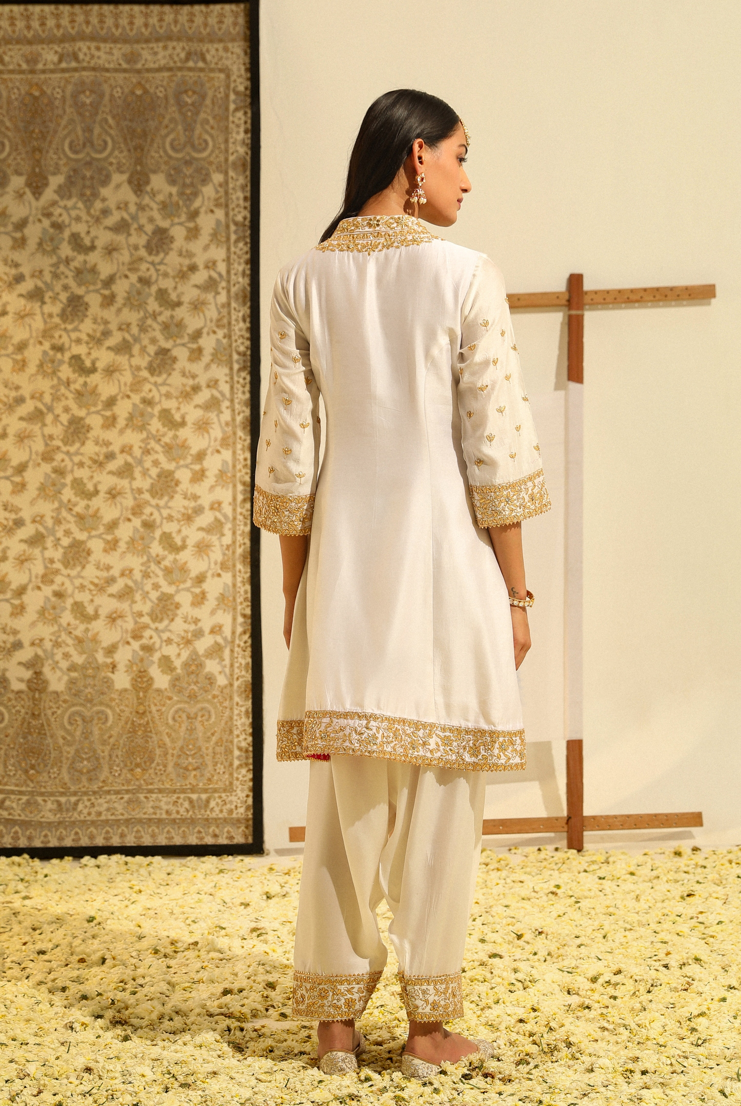 Intezaar Hand Embroidered Short Kurta Set - Daisy Ivory