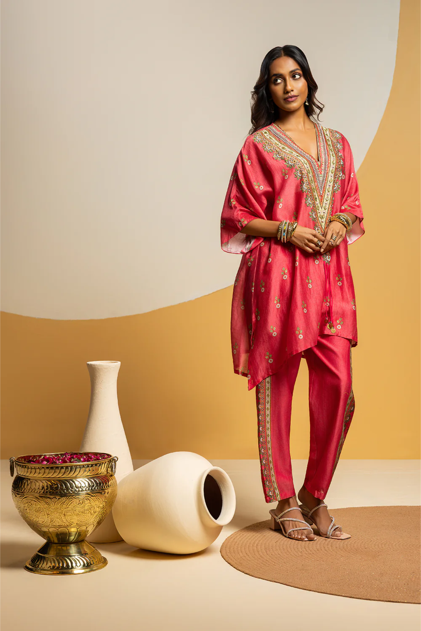 Taarani embellished V-neck kurta set