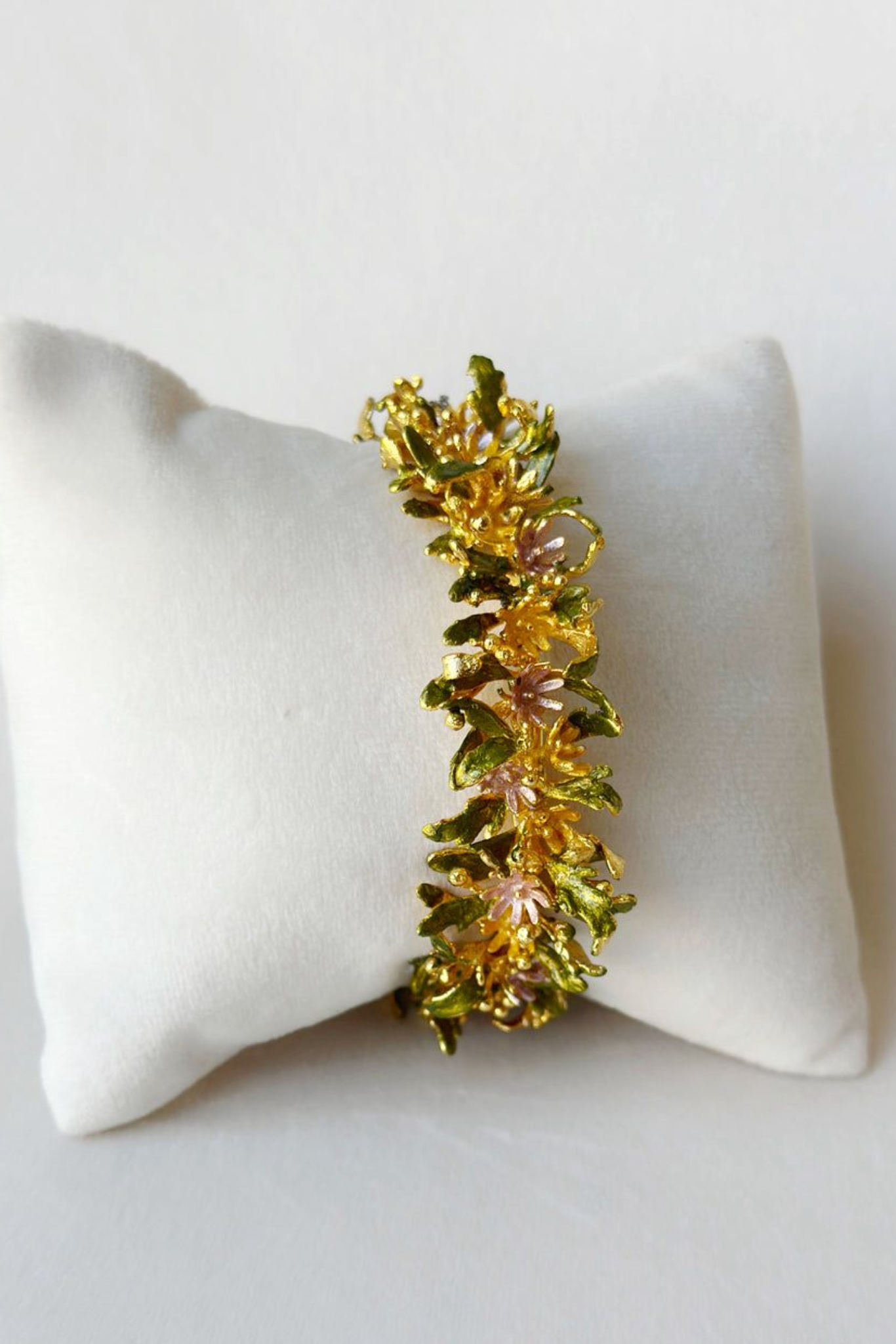 Blooming haathphool with pearls - Pastel Garden