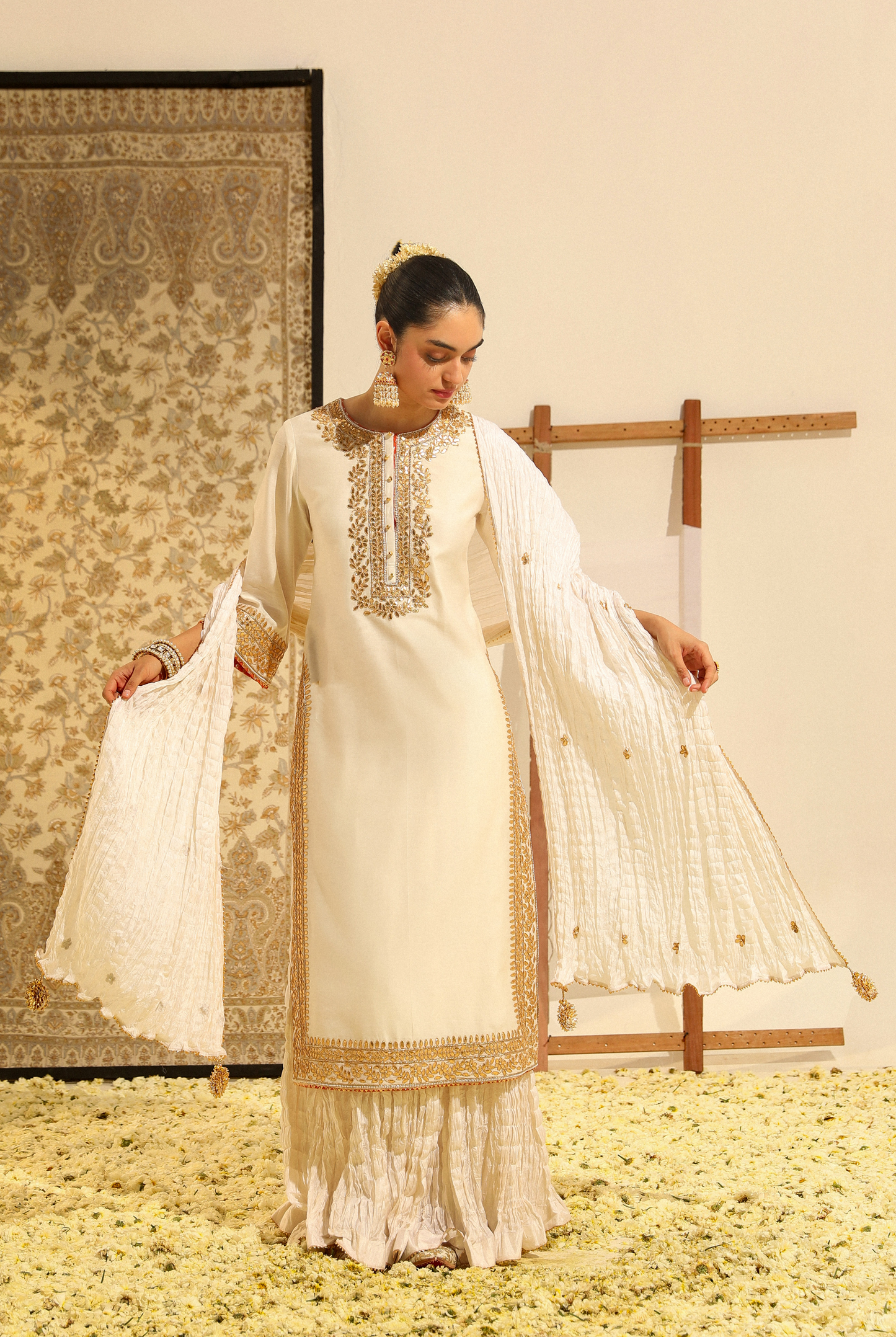 Abbas Hand Embroidered Long Kurta Set - Daisy Ivory