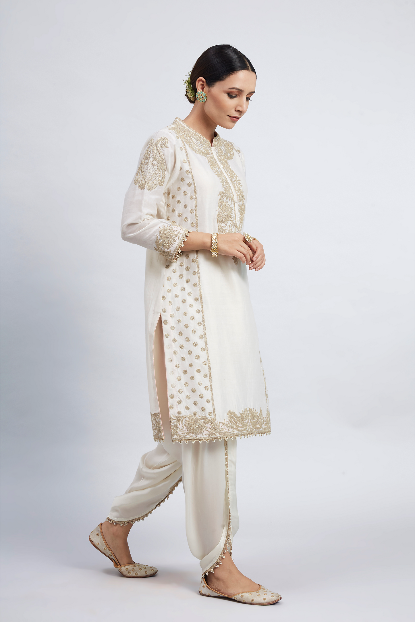 Aabish Pearl Embroidered Kurta Set - Daisy Ivory