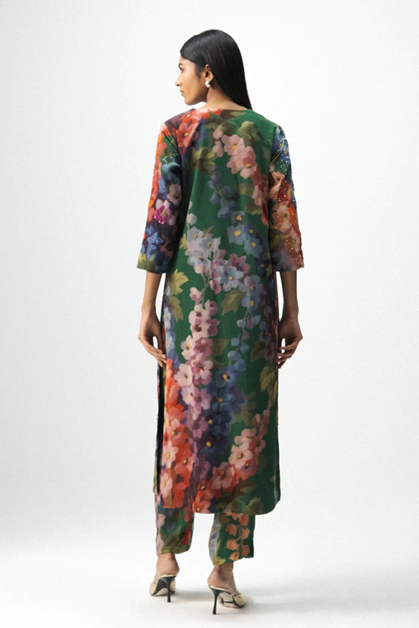 THEA EMBOROIDERED KURTA SET