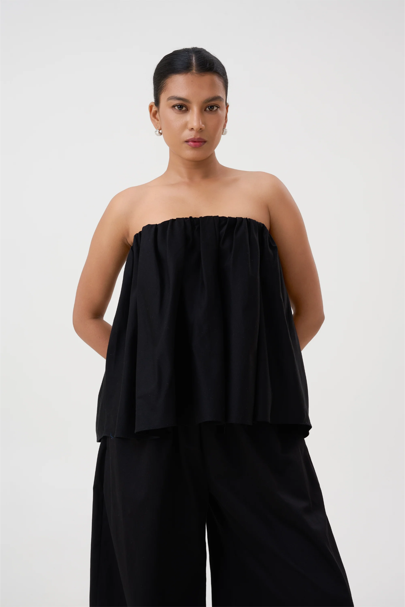 VERA GATHERED TOP - BLACK