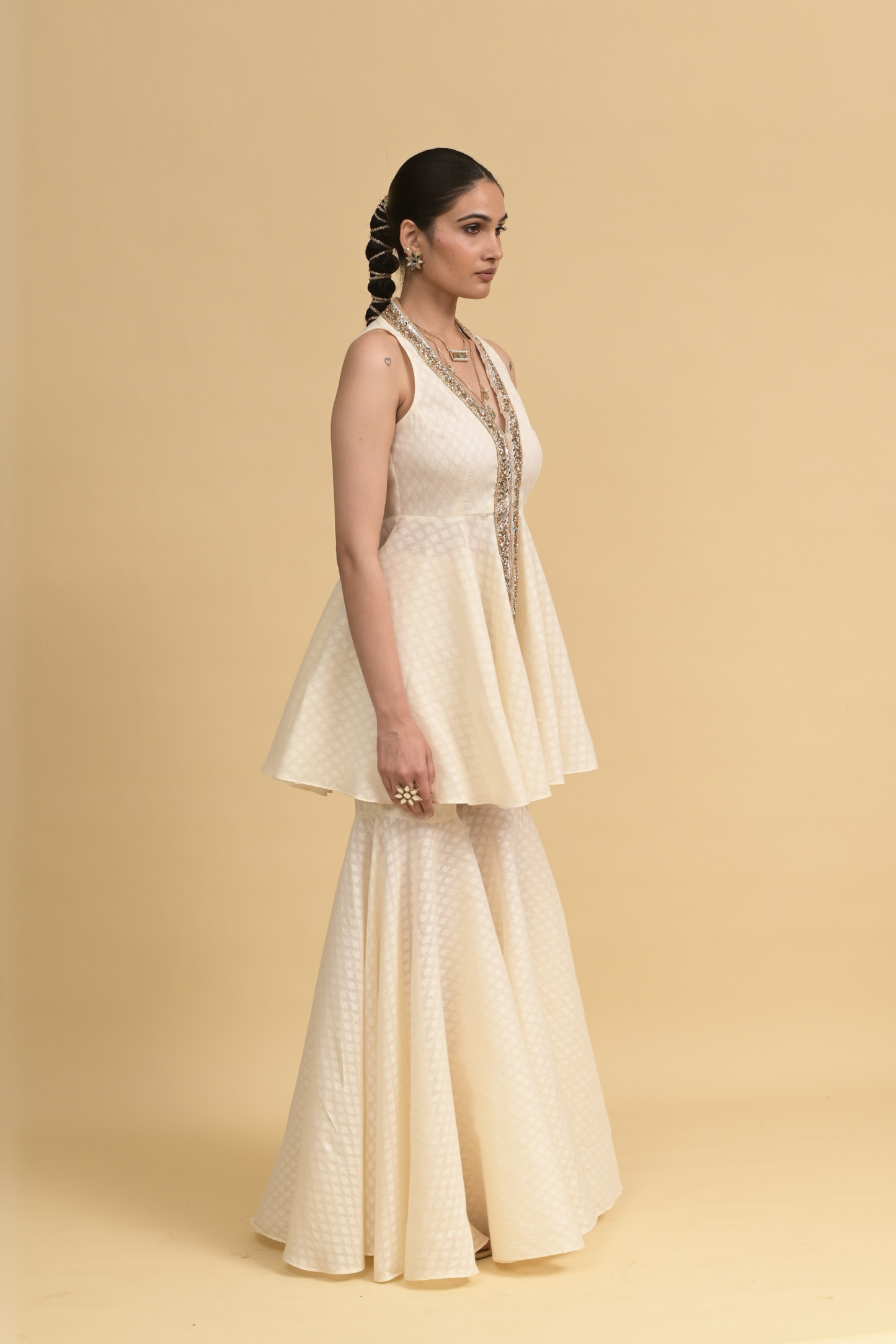Ivory Mingle