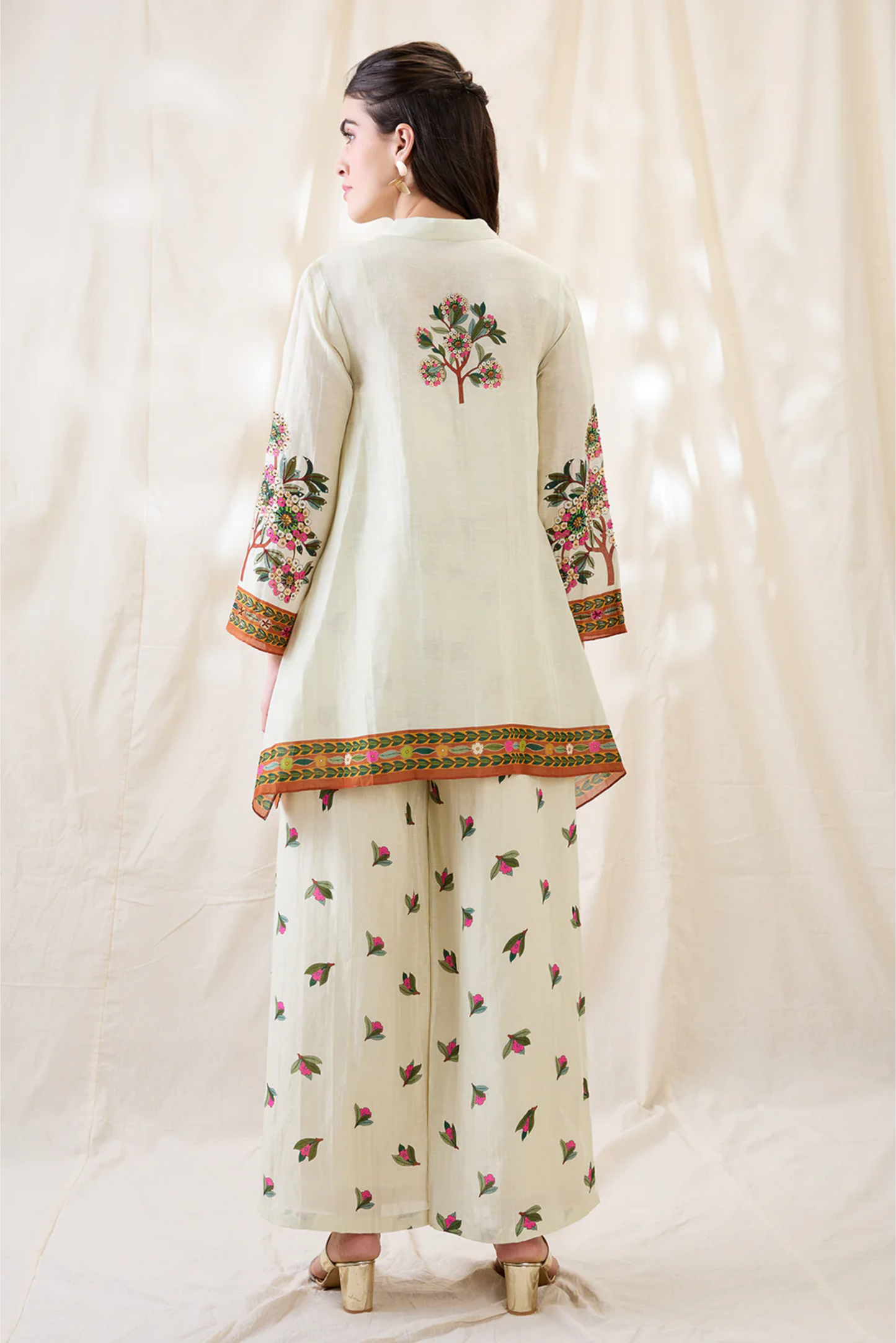 Gulzaar Embroidered Kurta Set