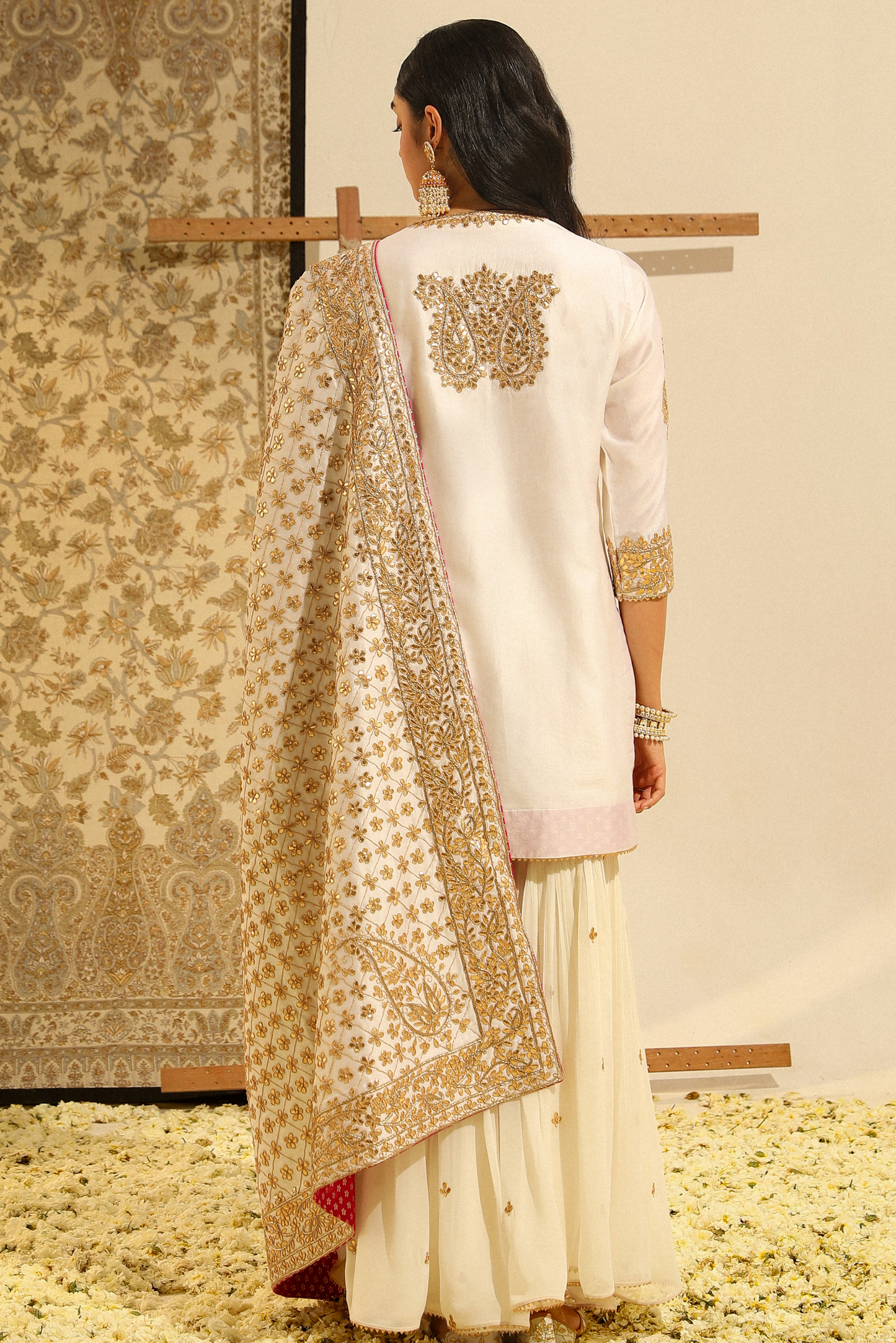 Siraj Hand Embroidered Kurta Garara Set - Daisy Ivory