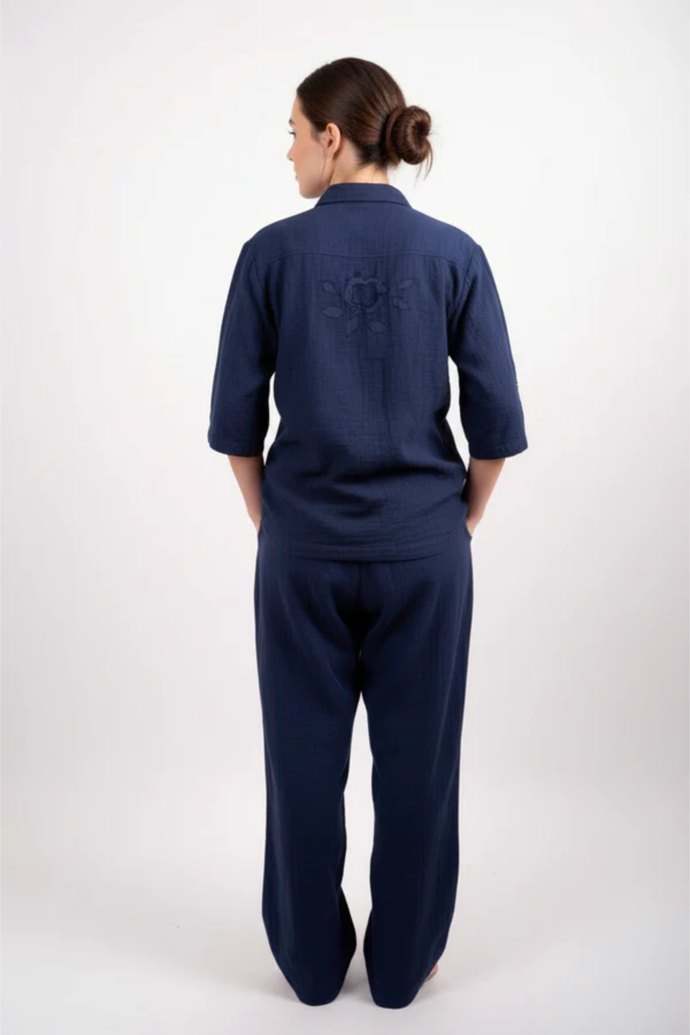 REGEN NAVY PANTS