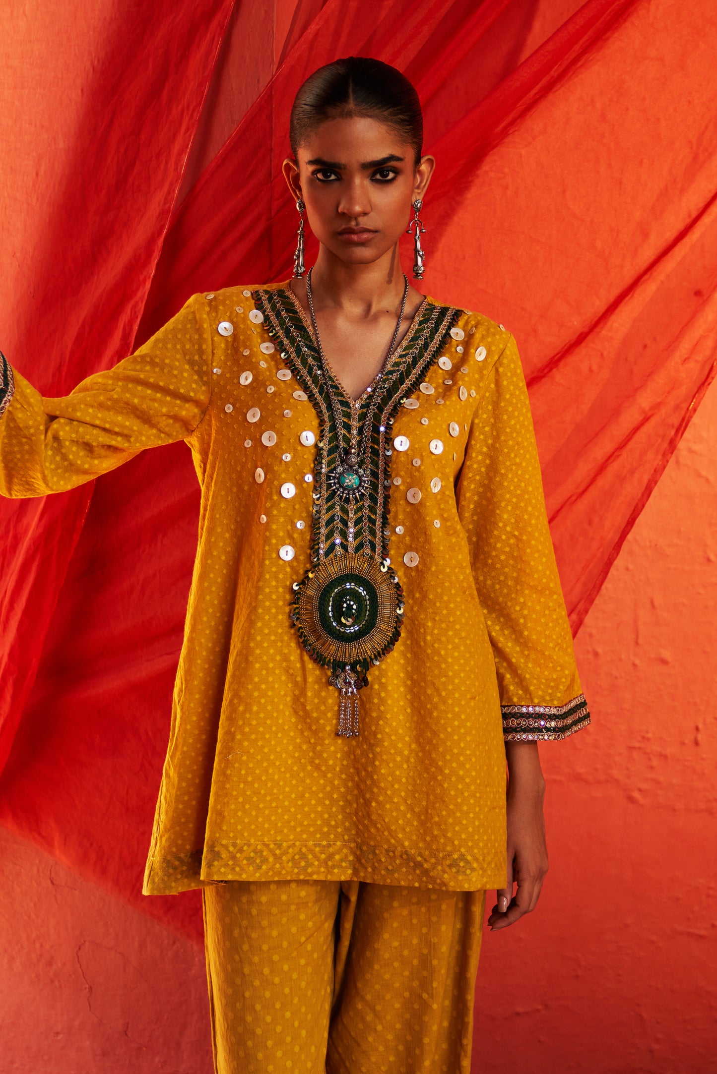 Amber Short Kurta with Slit Pants