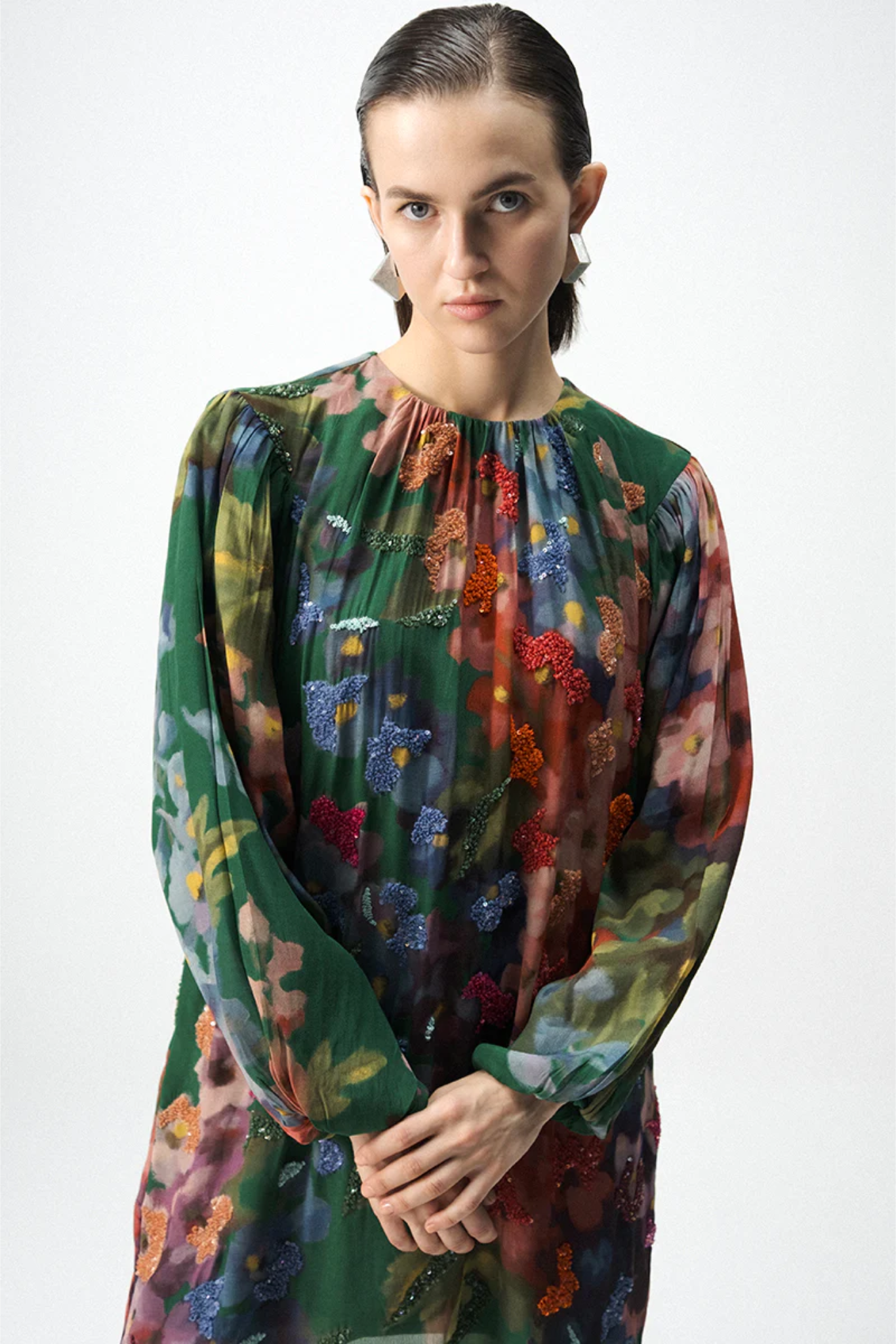 THEA EMBROIDERD SHORT DRESS