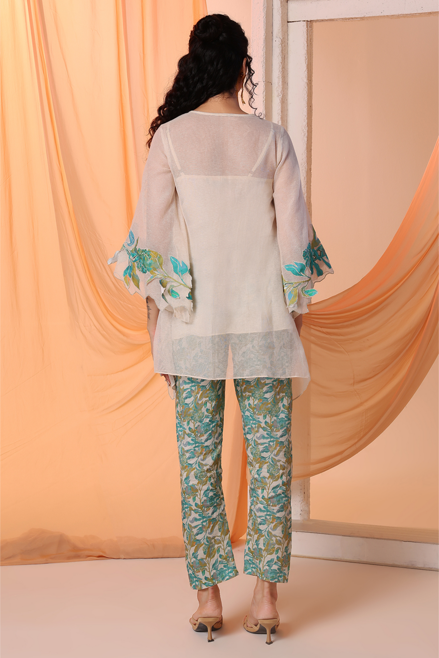 Aarani Appliqued Kurta set