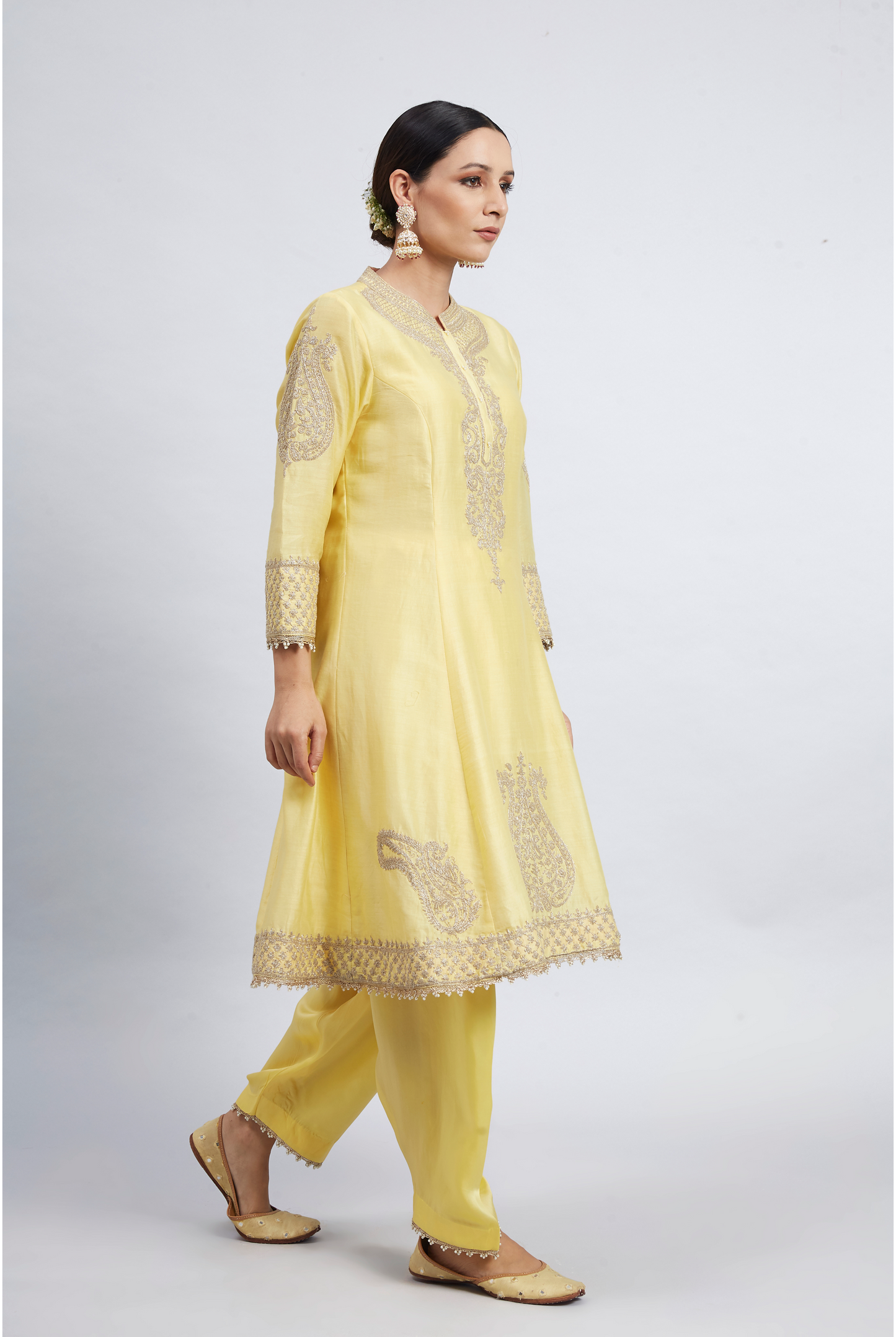 Rabhya Tilla Embroidered Kurta Set - Daffodil Yellow