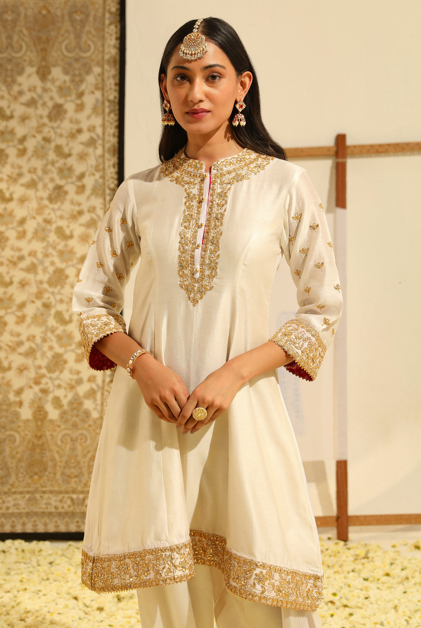 Intezaar Hand Embroidered Short Kurta Set - Daisy Ivory