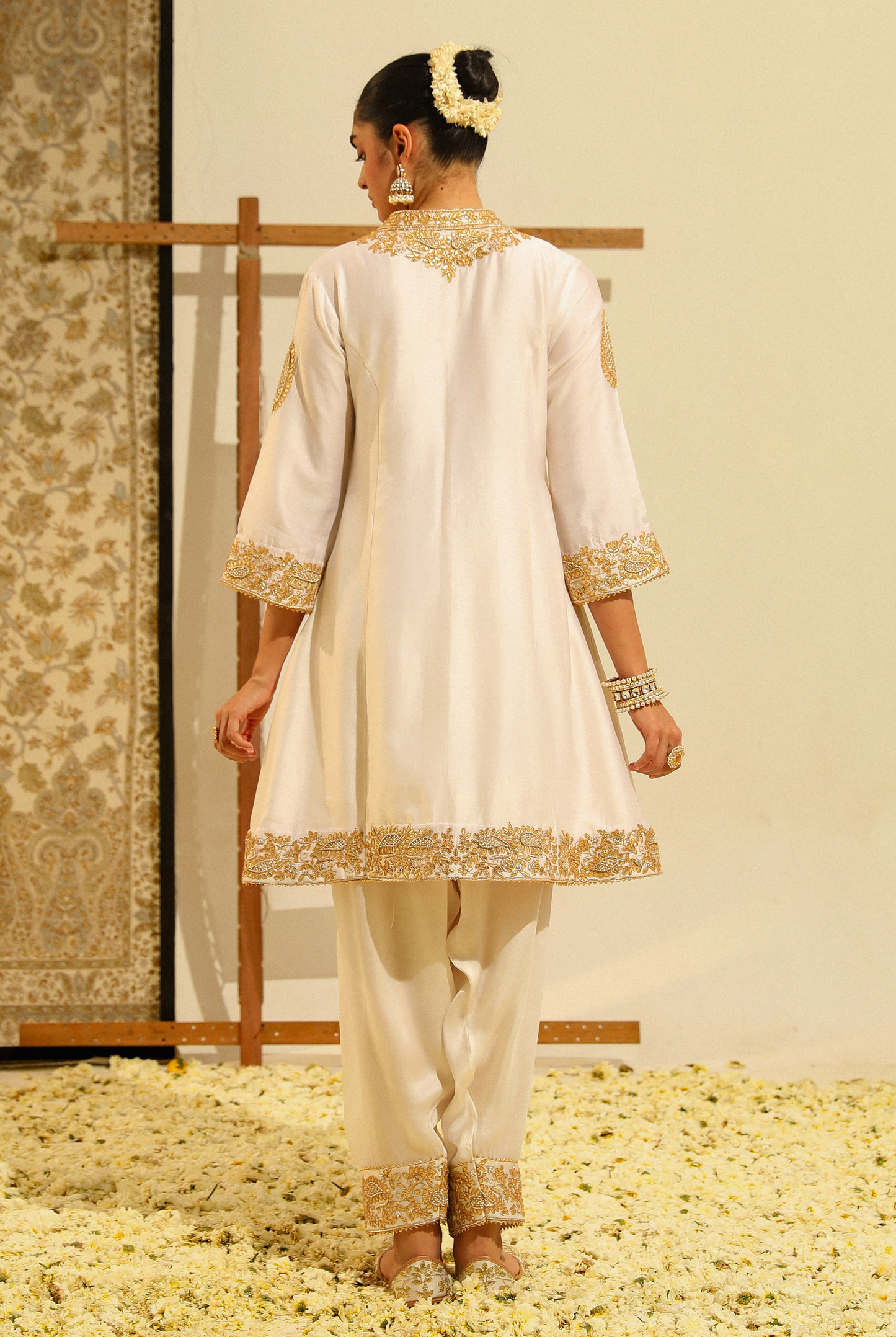 Rajak Hand Embroidered Short Kurta Set - Daisy Ivory