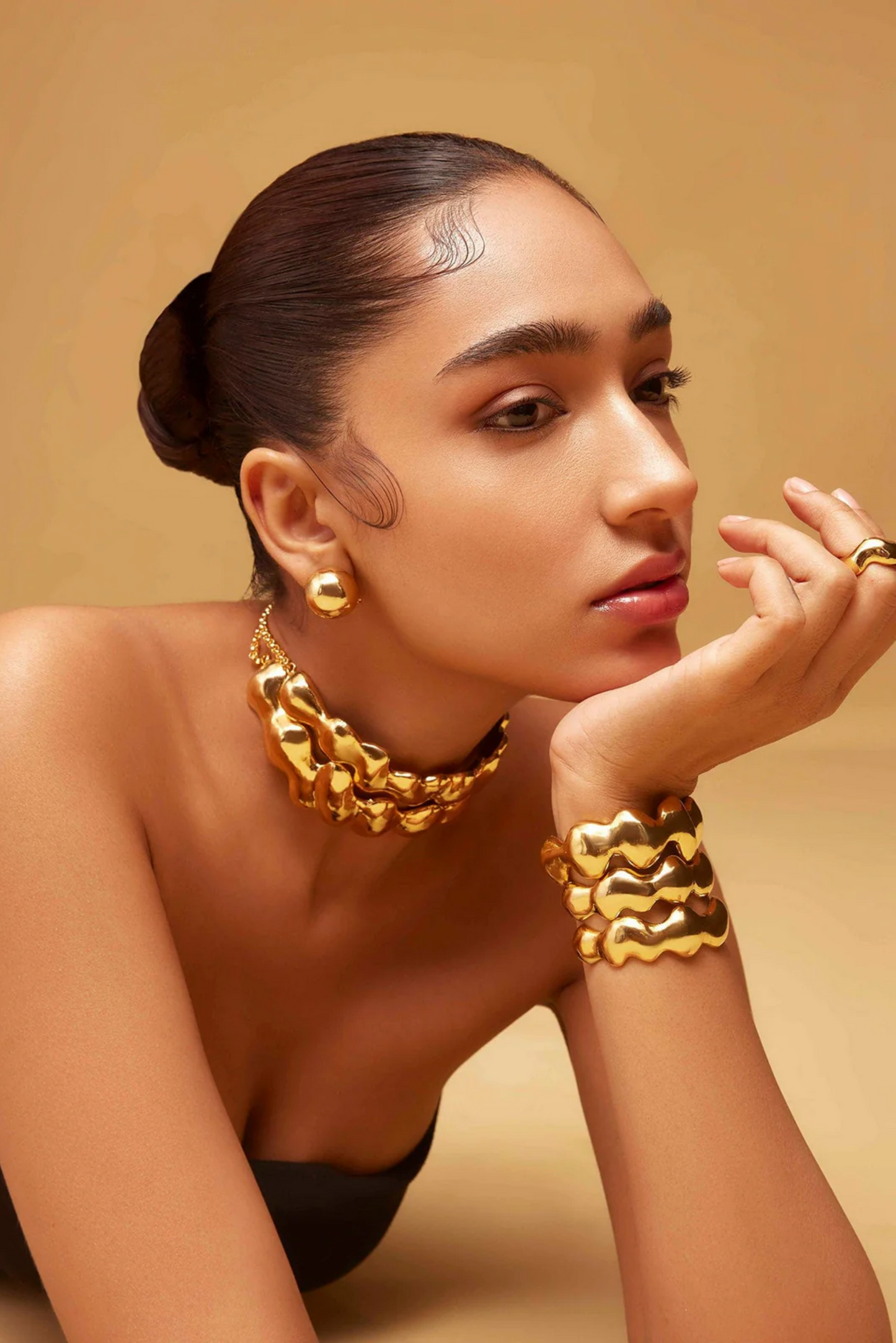 Ella Bracelet (medium wave) - Golden