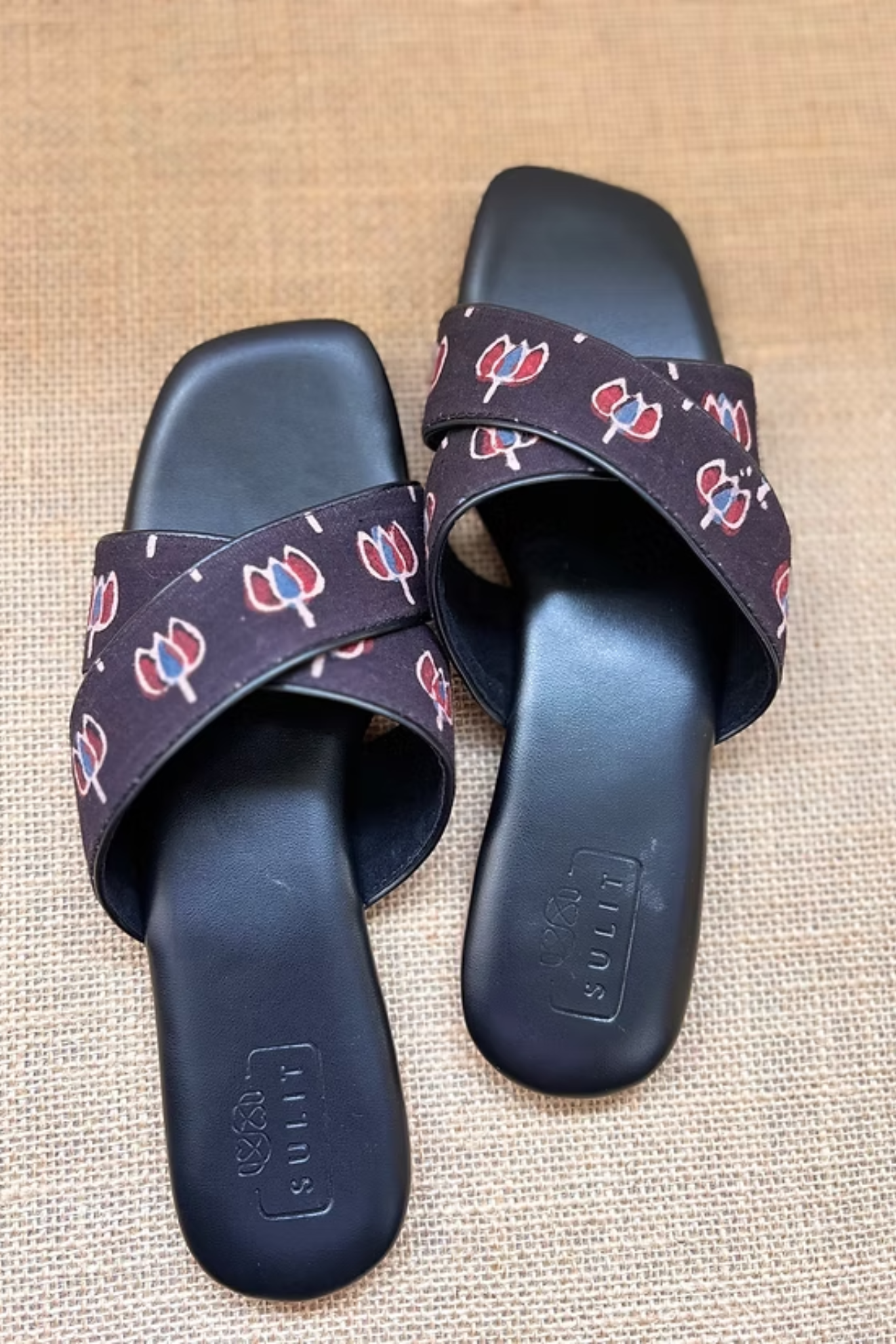 Block and Sole Black