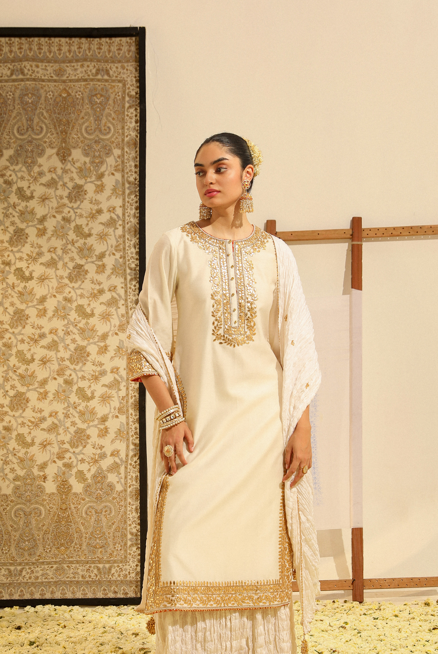 Abbas Hand Embroidered Long Kurta Set - Daisy Ivory