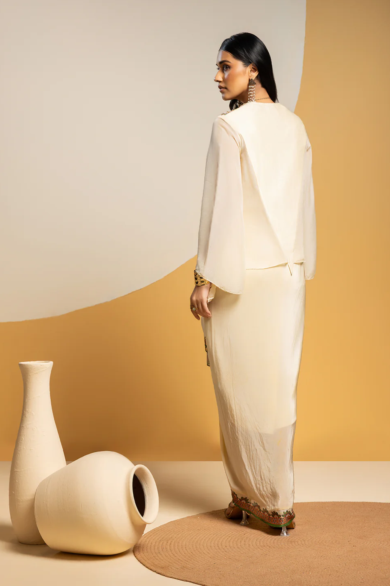 Taarani embellished V-neck drape skirt  set