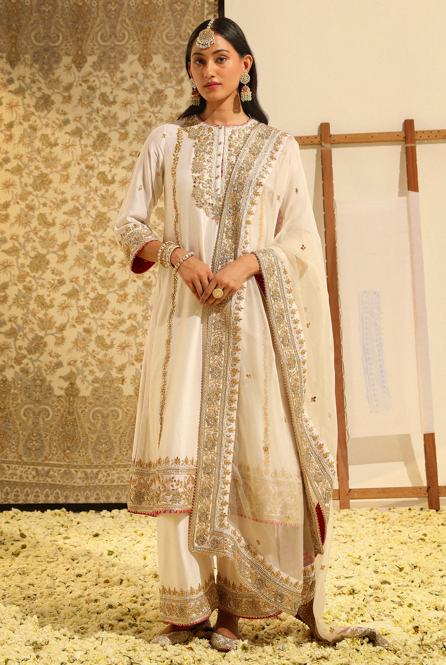 Shiza Hand Embroidered Long Kurta Set - Daisy Ivory