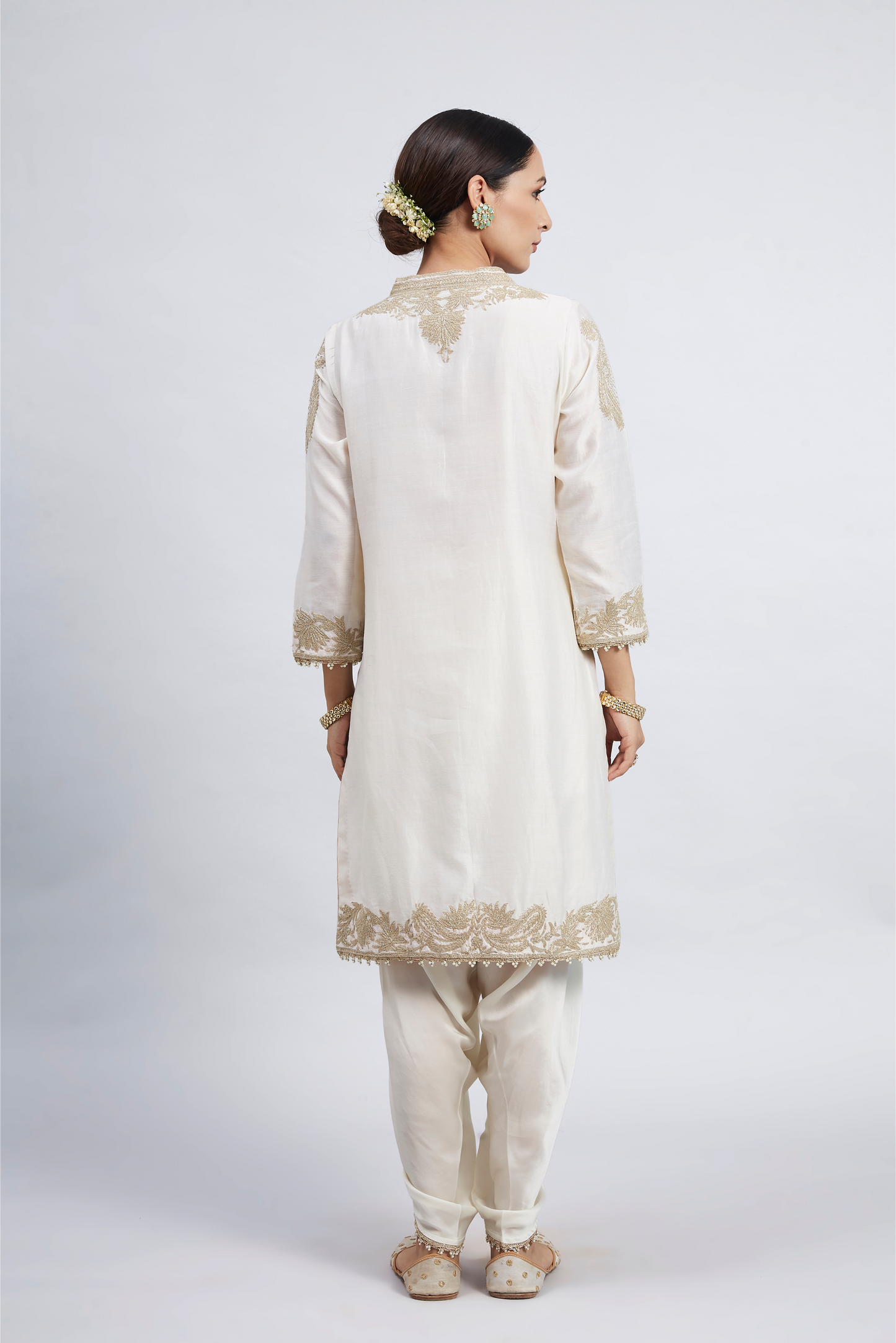 Aabish Pearl Embroidered Kurta Set - Daisy Ivory