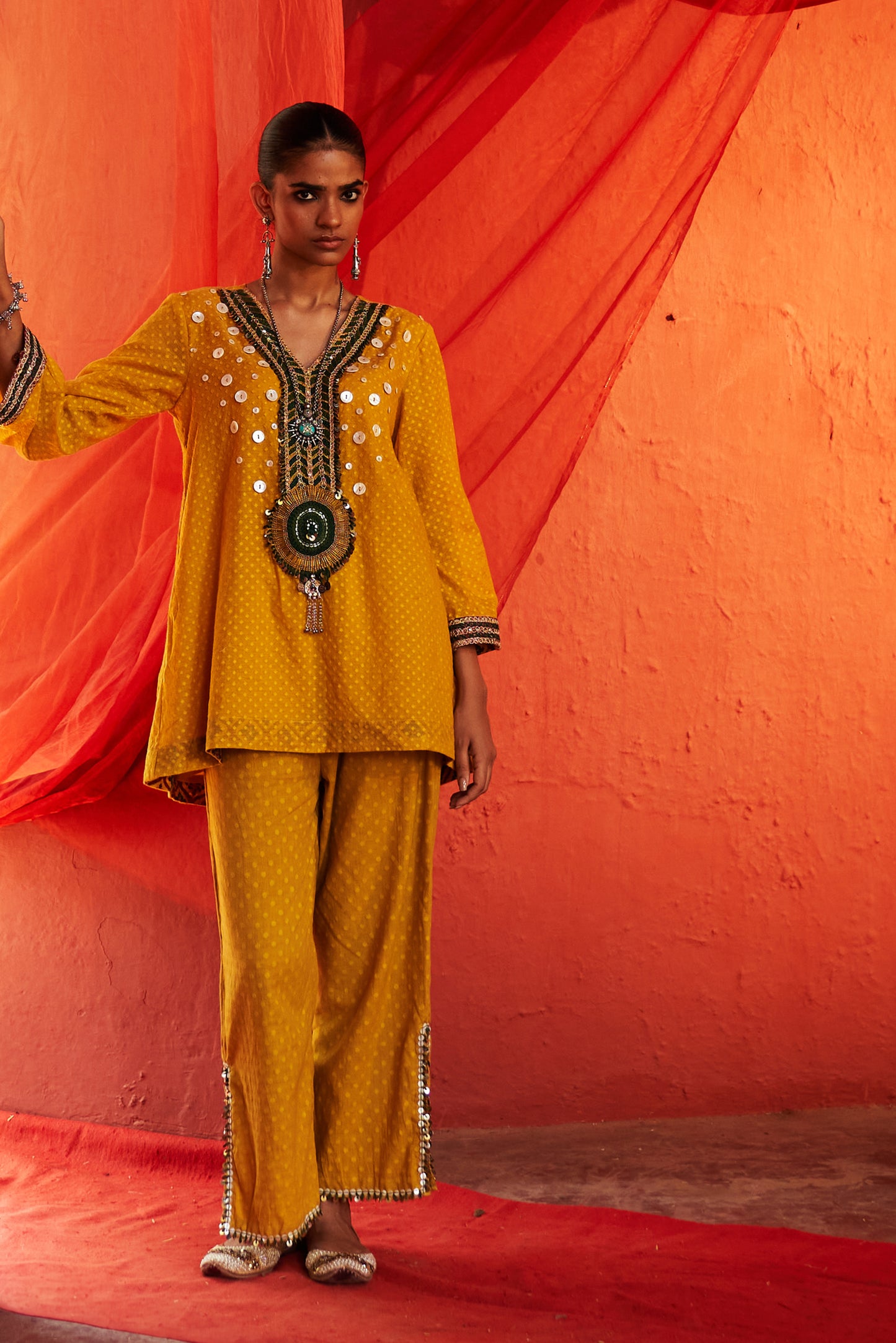 Amber Short Kurta with Slit Pants