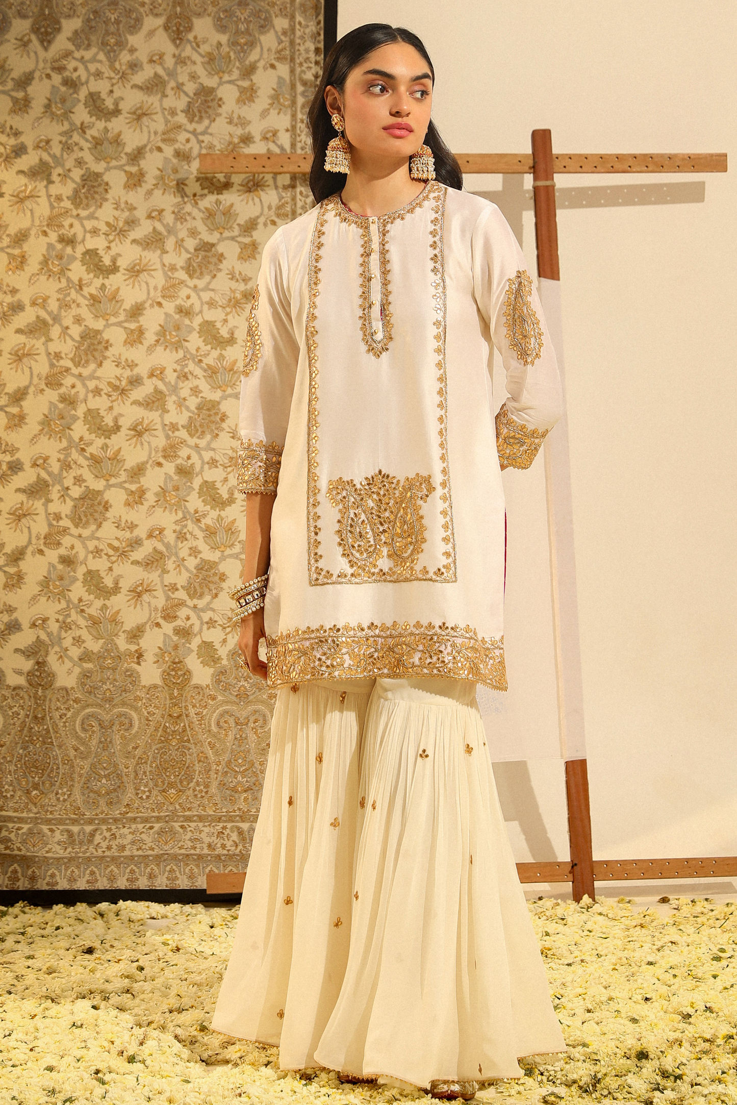 Siraj Hand Embroidered Kurta Garara Set - Daisy Ivory