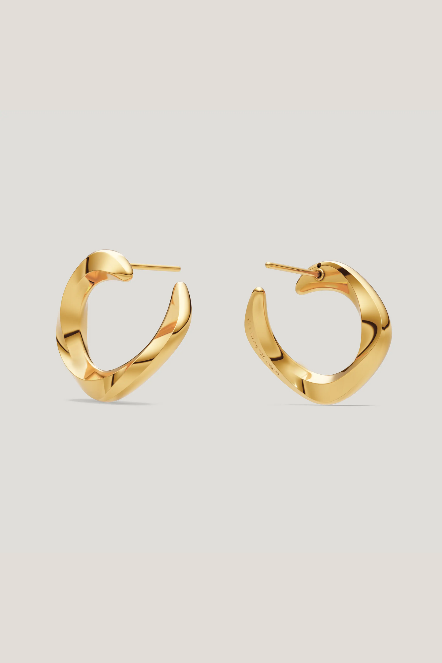 Squircle Orange Peel Stud In Gold Vermeil