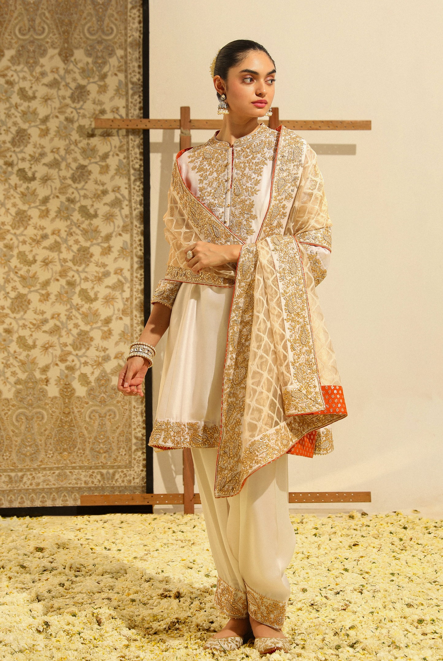 Rajak Hand Embroidered Short Kurta Set - Daisy Ivory